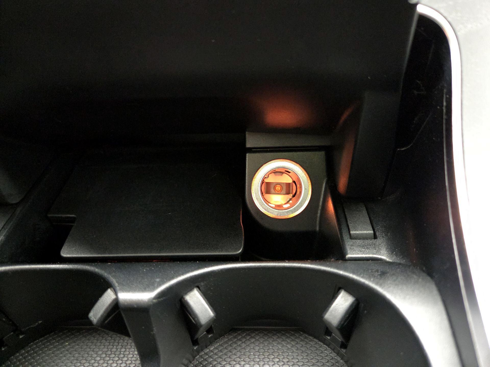 Thumbnail: 2017 Mercedes-Benz C-Class - 18