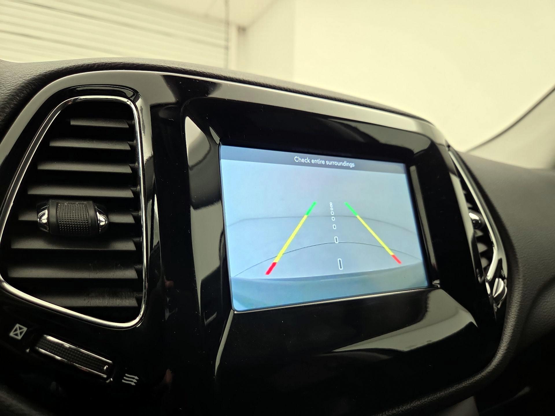 Thumbnail: 2018 Jeep Compass - 14