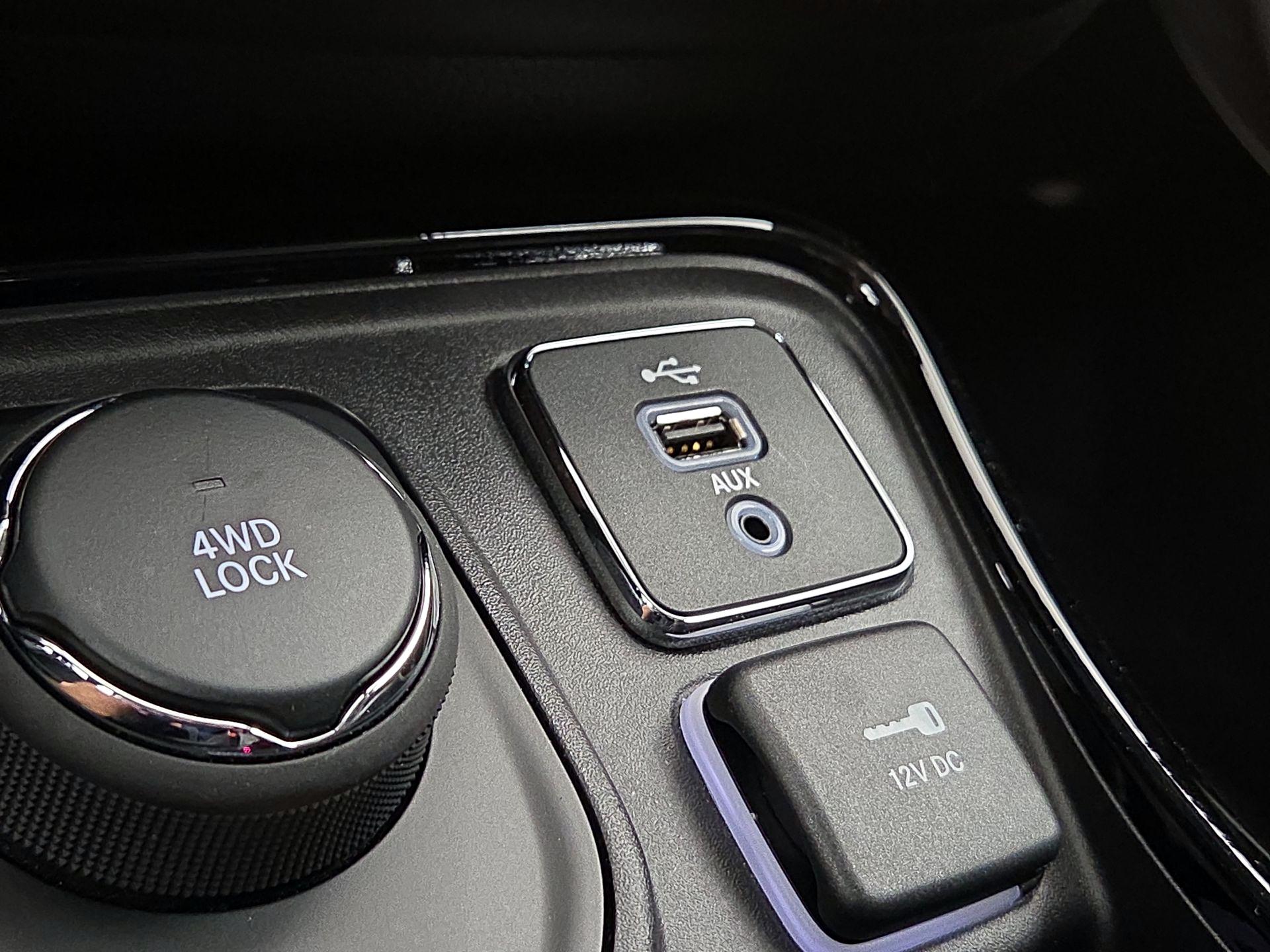 Thumbnail: 2018 Jeep Compass - 18