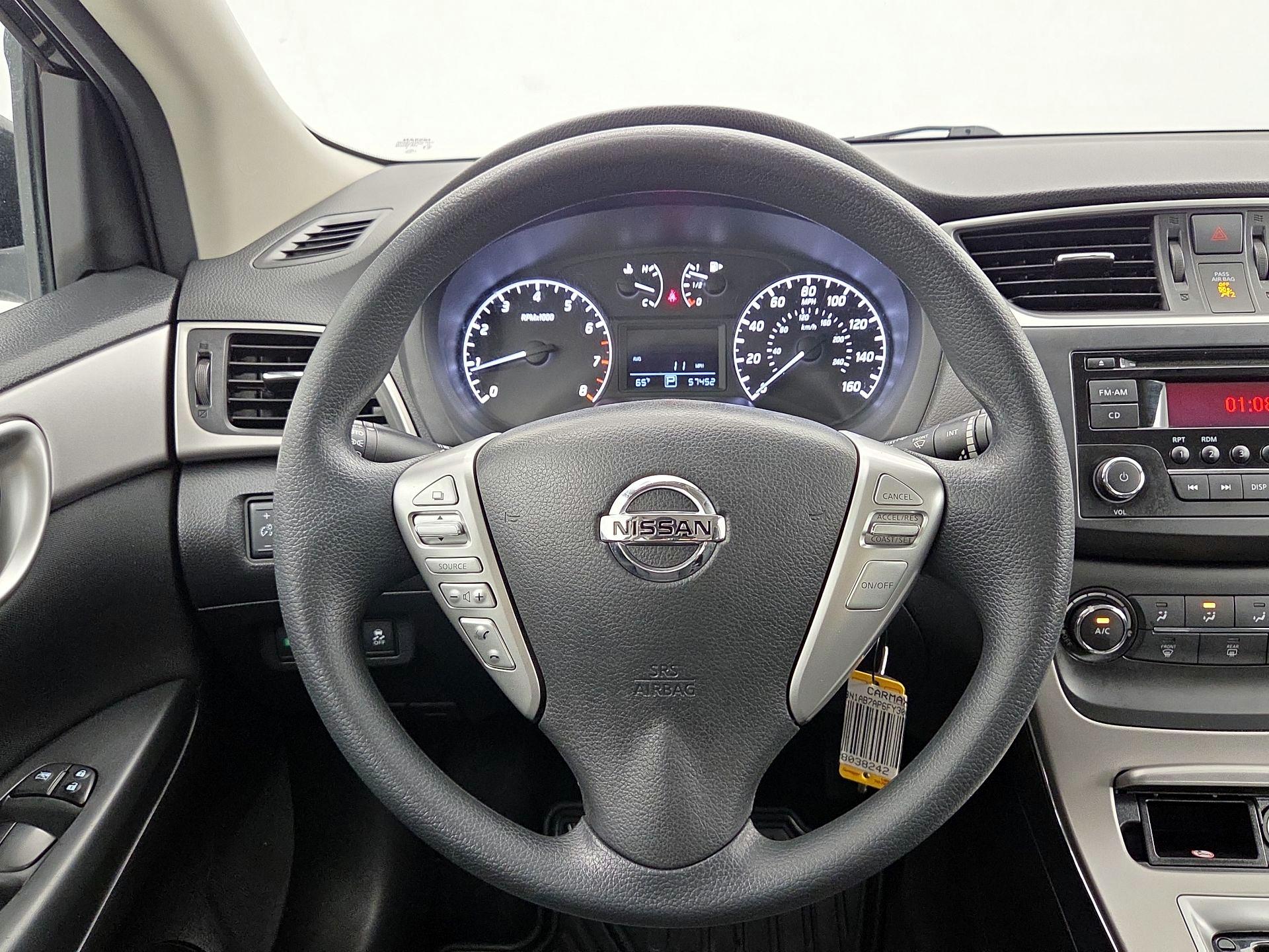 Thumbnail: 2015 Nissan Sentra - 10