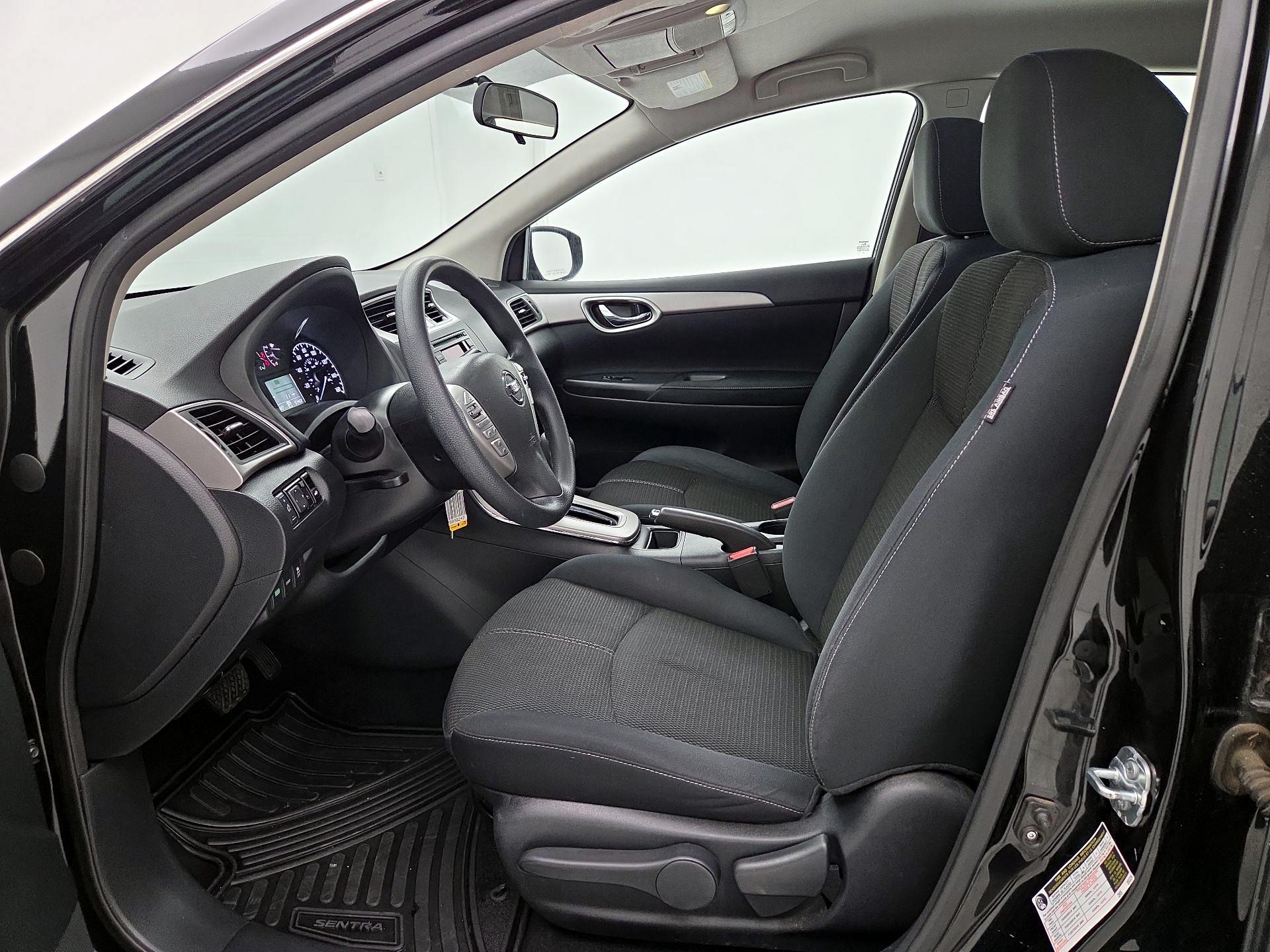 Thumbnail: 2015 Nissan Sentra - 11