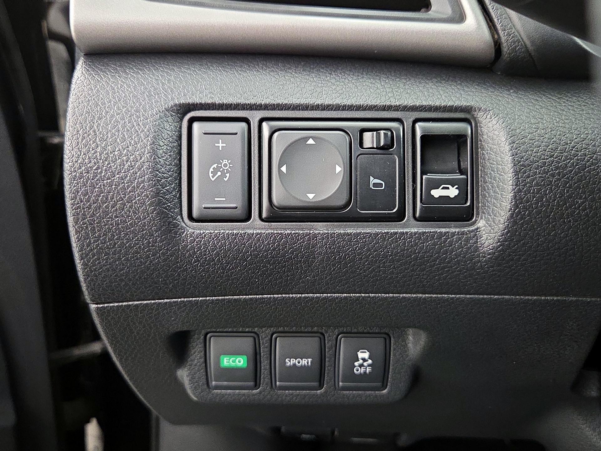 Thumbnail: 2015 Nissan Sentra - 13