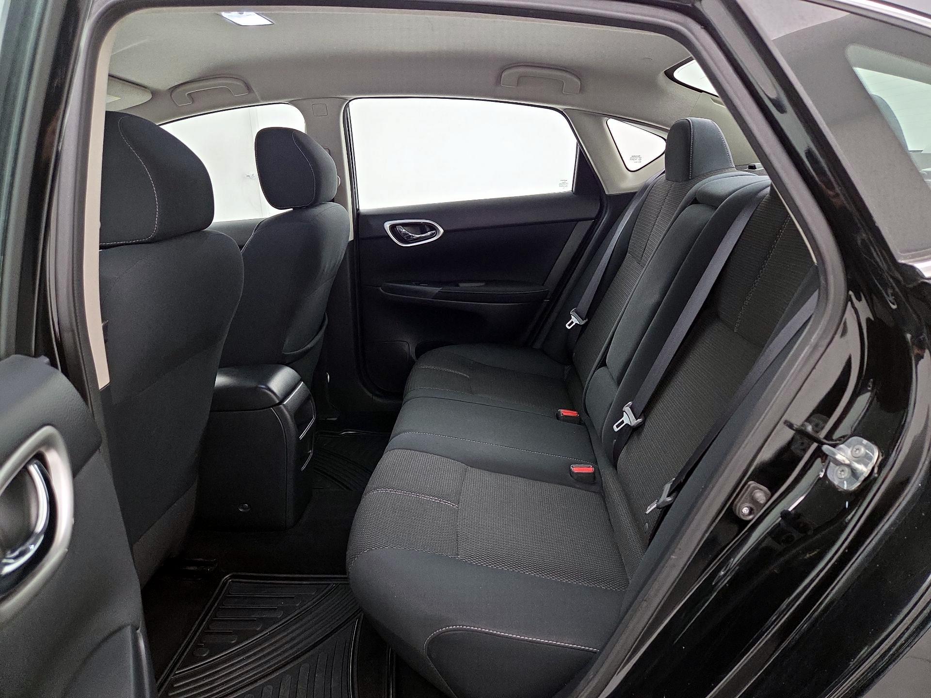 Thumbnail: 2015 Nissan Sentra - 18