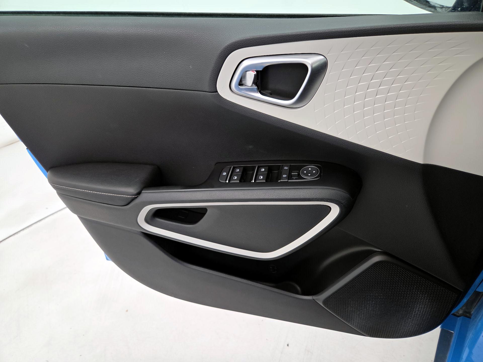 Thumbnail: 2023 Kia Soul - 12