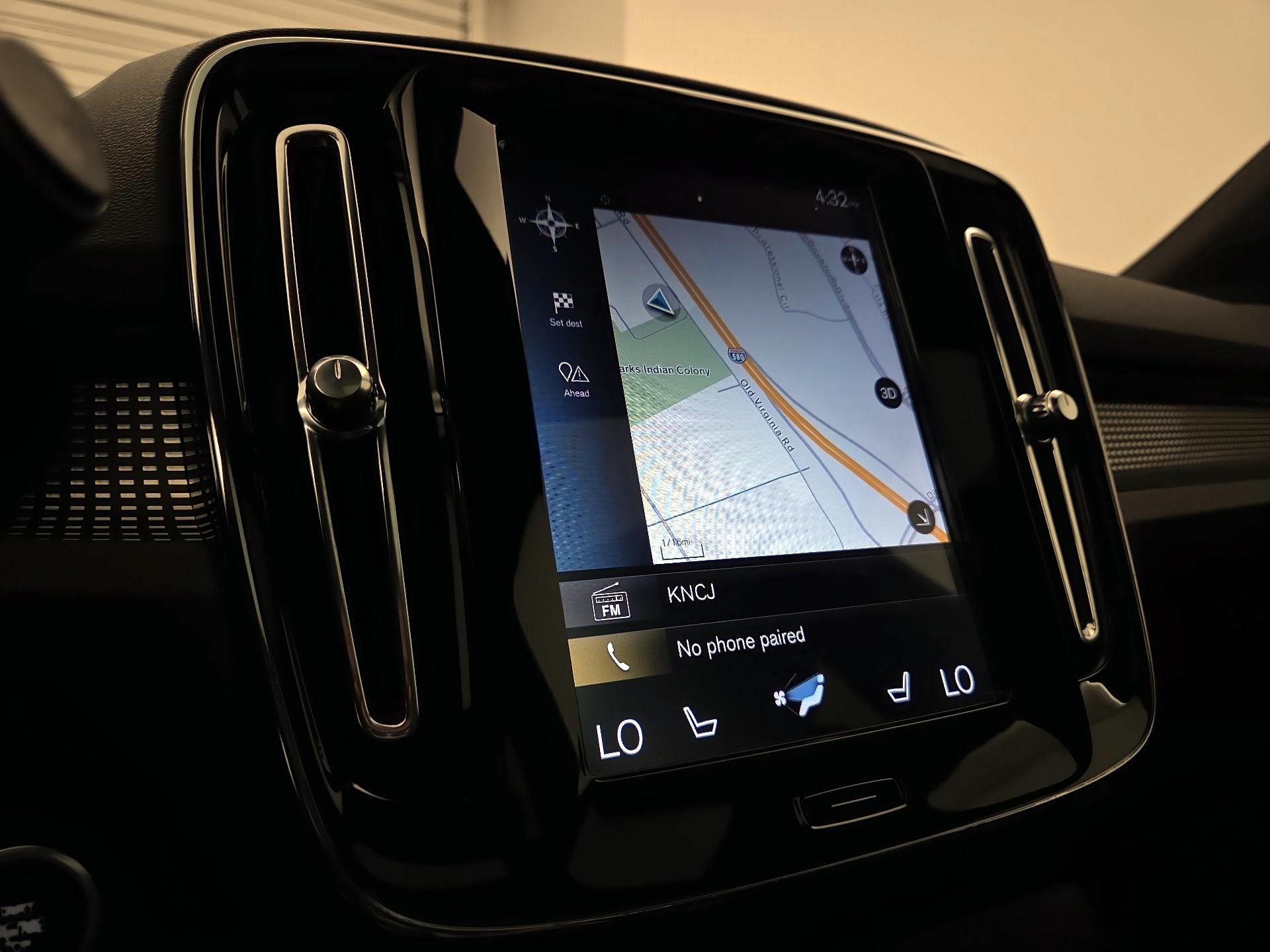 Thumbnail: 2019 Volvo XC40 - 14