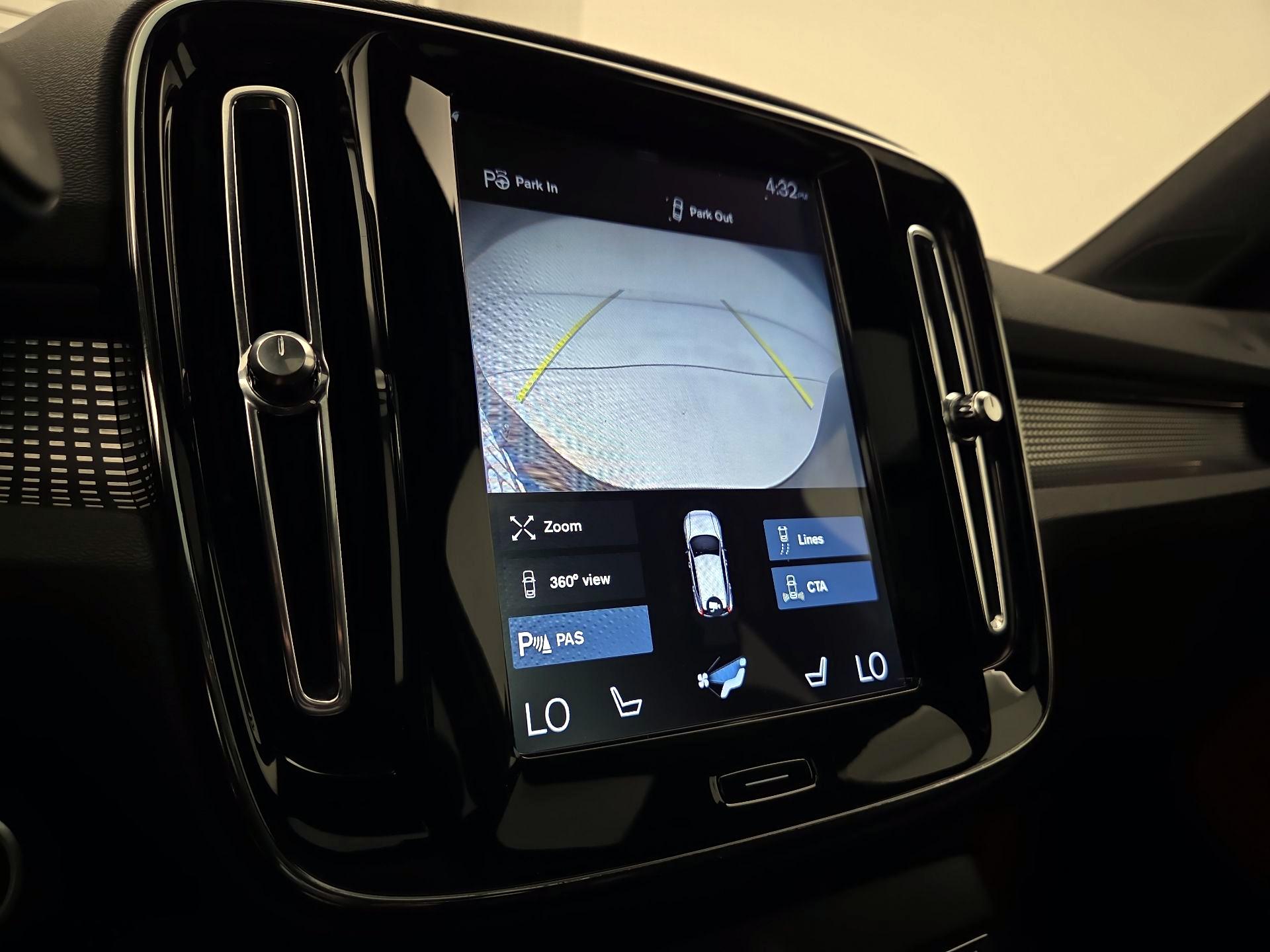 Thumbnail: 2019 Volvo XC40 - 15