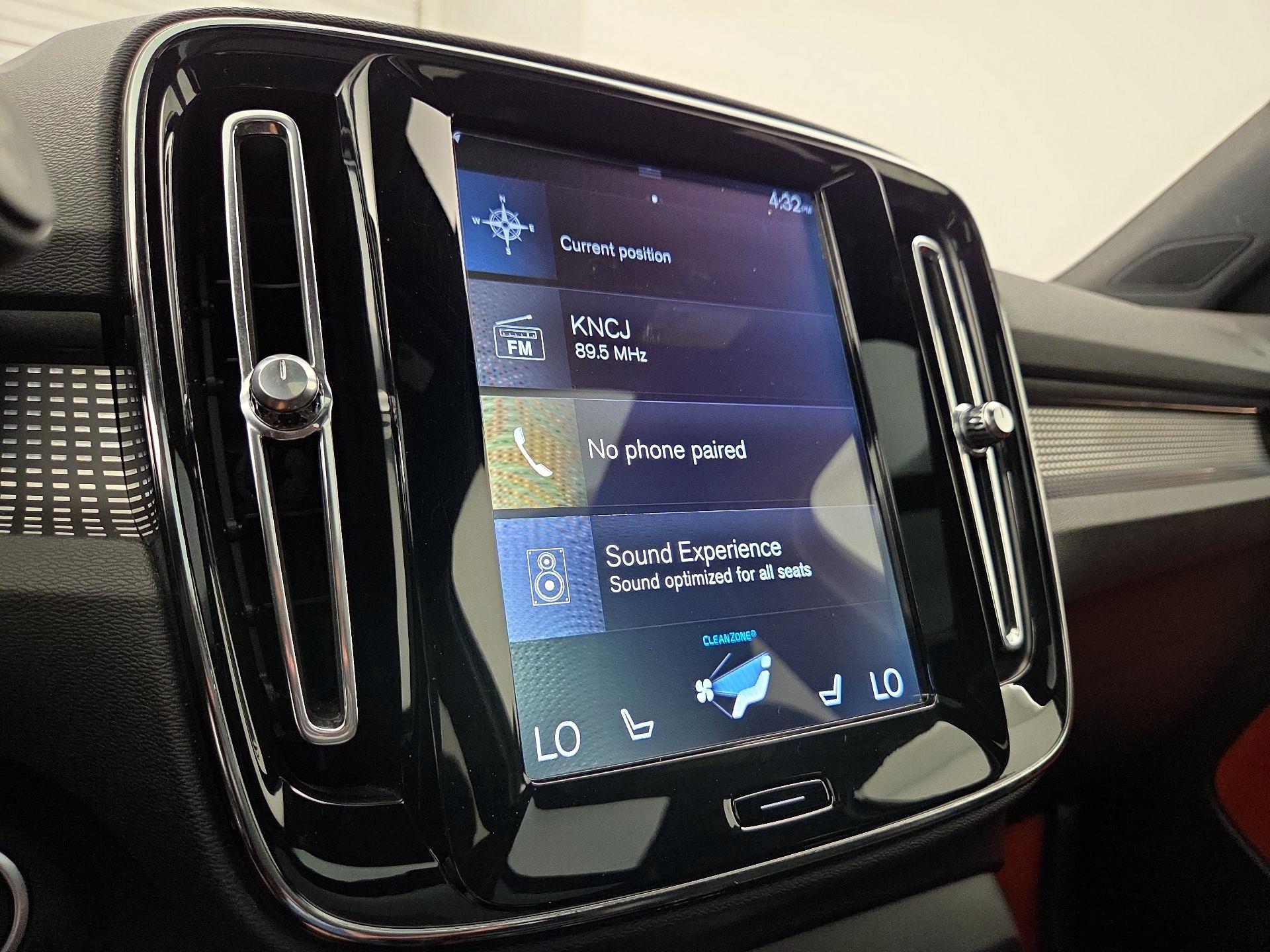 Thumbnail: 2019 Volvo XC40 - 16