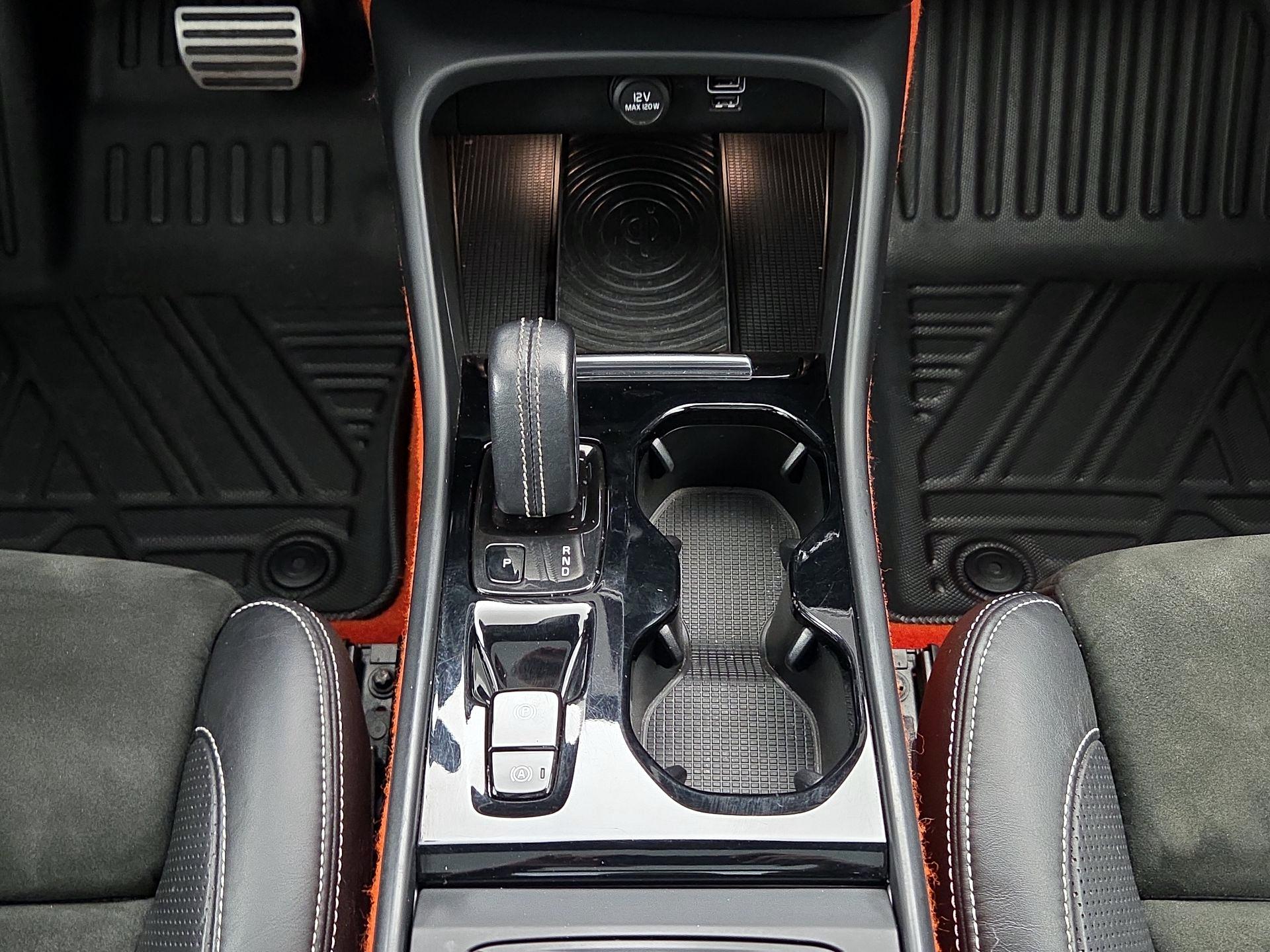 Thumbnail: 2019 Volvo XC40 - 18