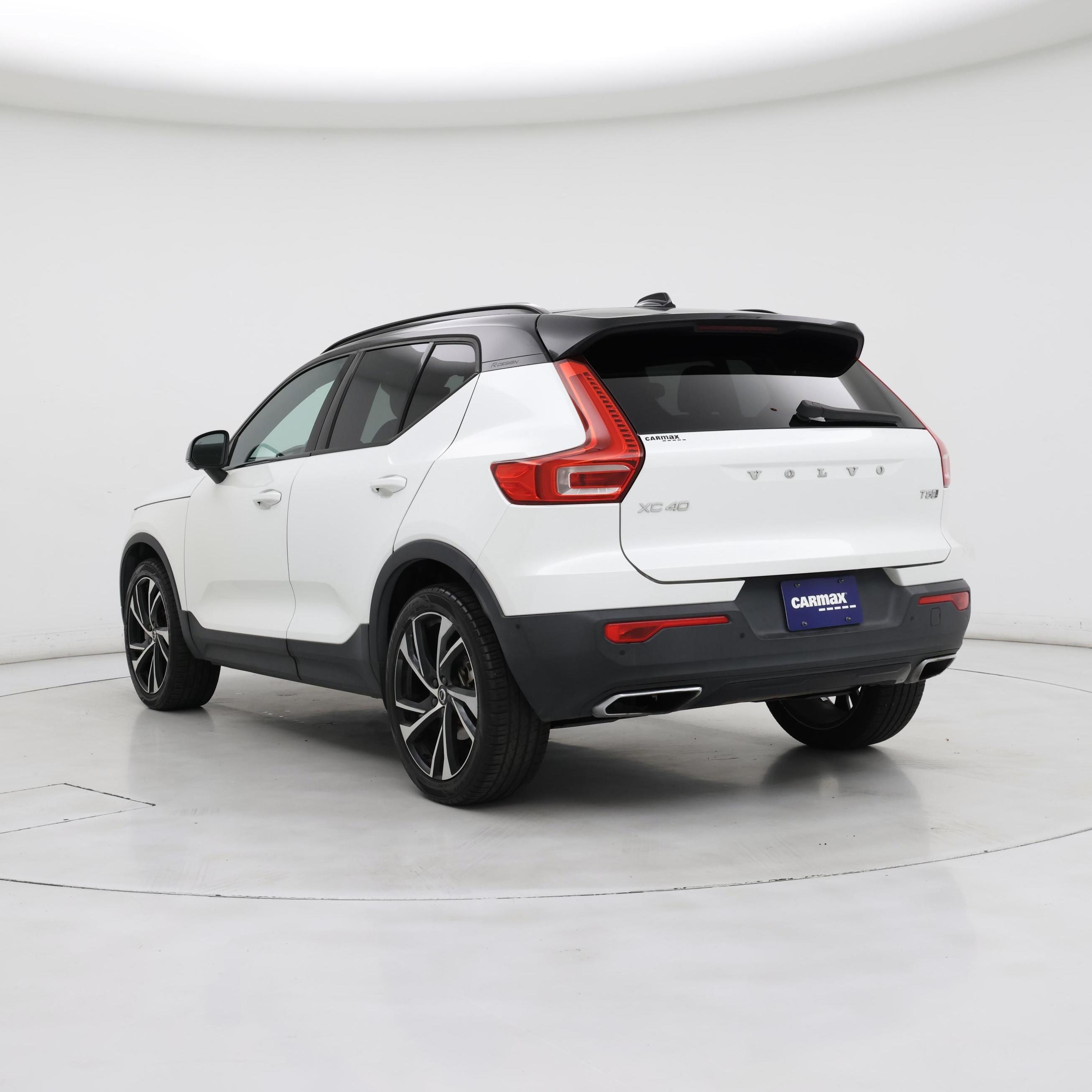 Thumbnail: 2019 Volvo XC40 - 2