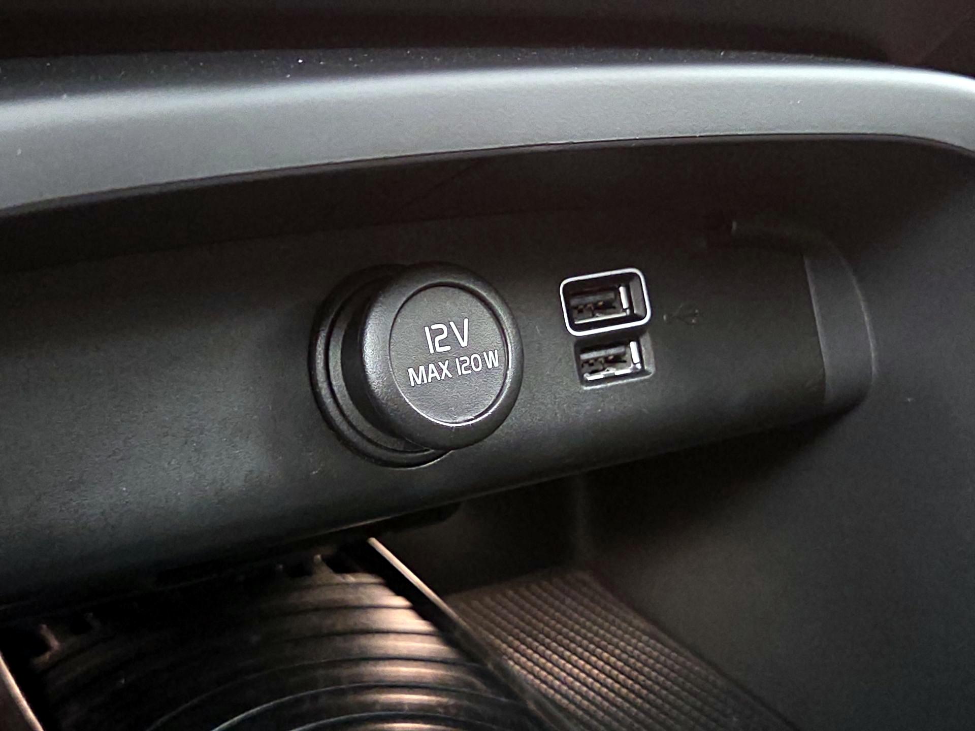 Thumbnail: 2019 Volvo XC40 - 19