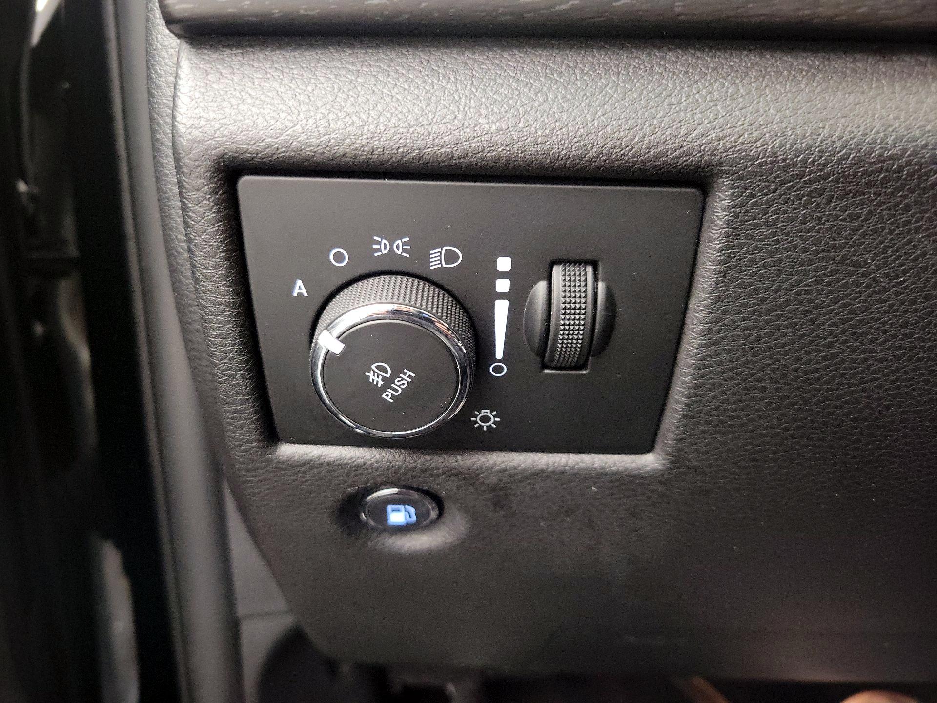 Thumbnail: 2017 Jeep Grand Cherokee - 13