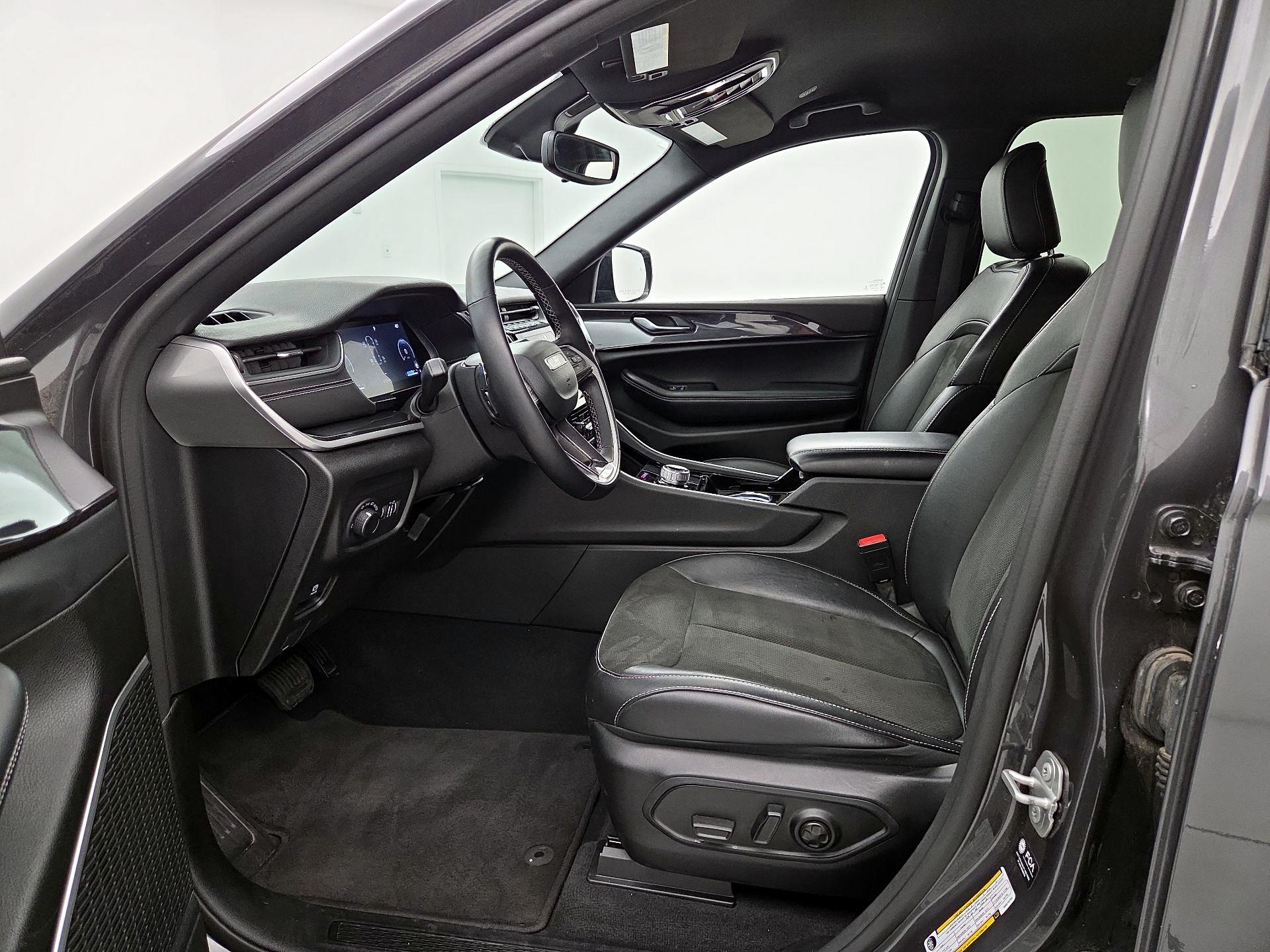 Thumbnail: 2022 Jeep Grand Cherokee - 11