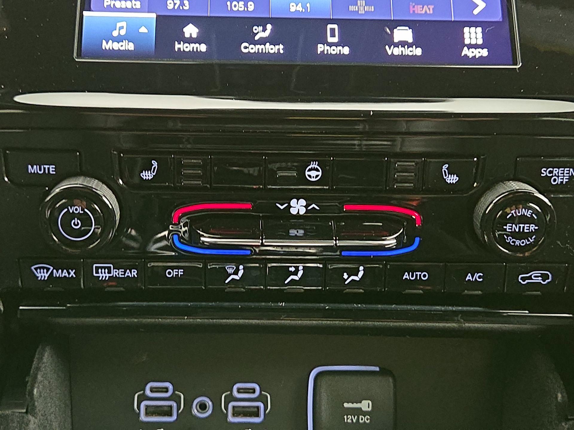 Thumbnail: 2022 Jeep Grand Cherokee - 16