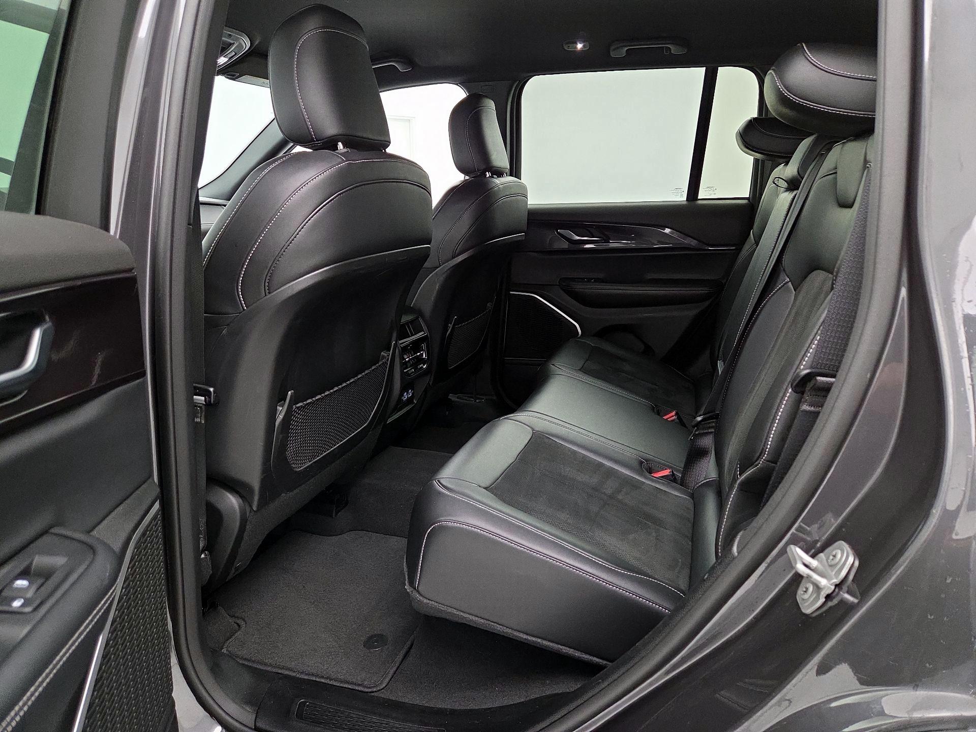 Thumbnail: 2022 Jeep Grand Cherokee - 19