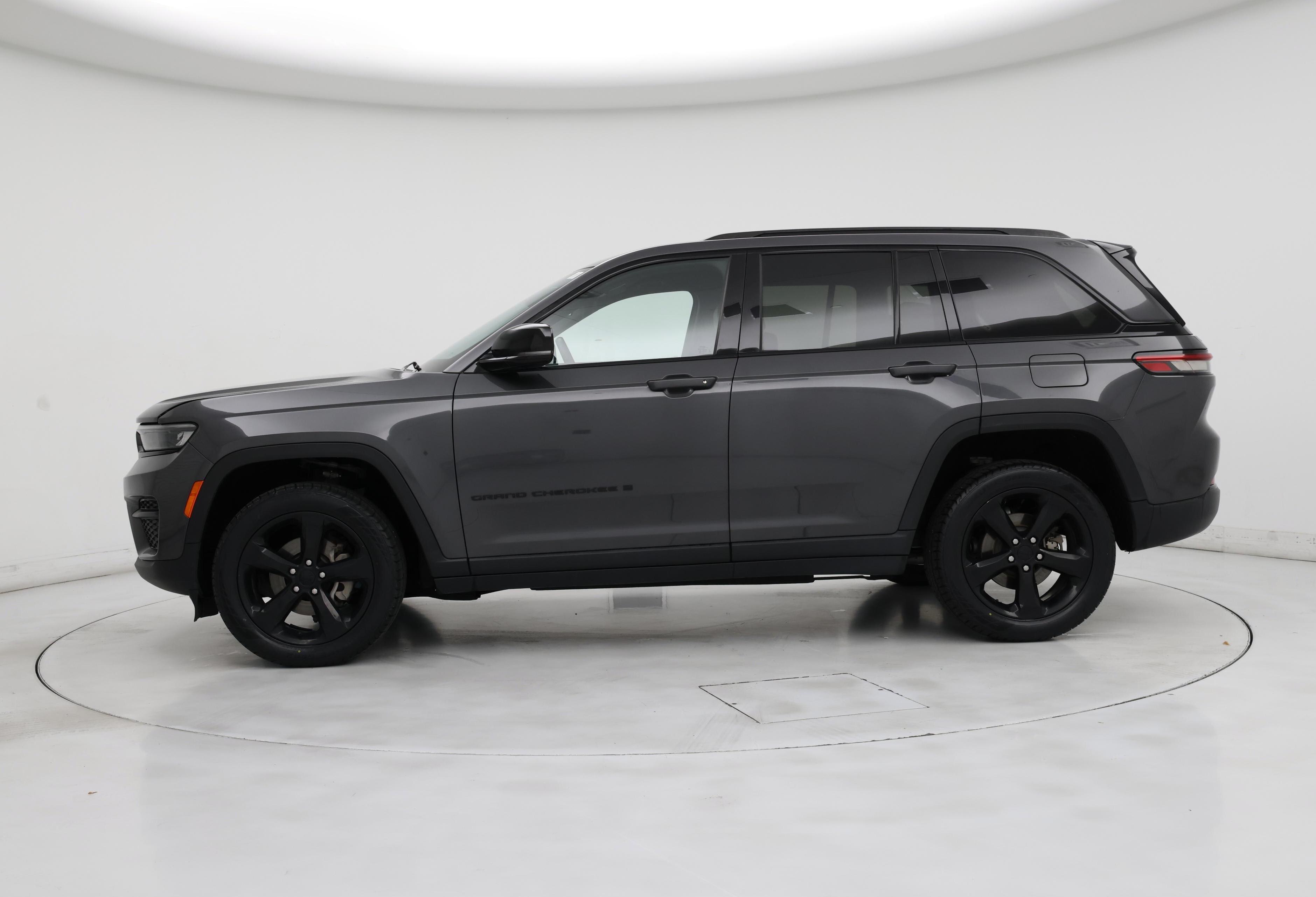 Thumbnail: 2022 Jeep Grand Cherokee - 3
