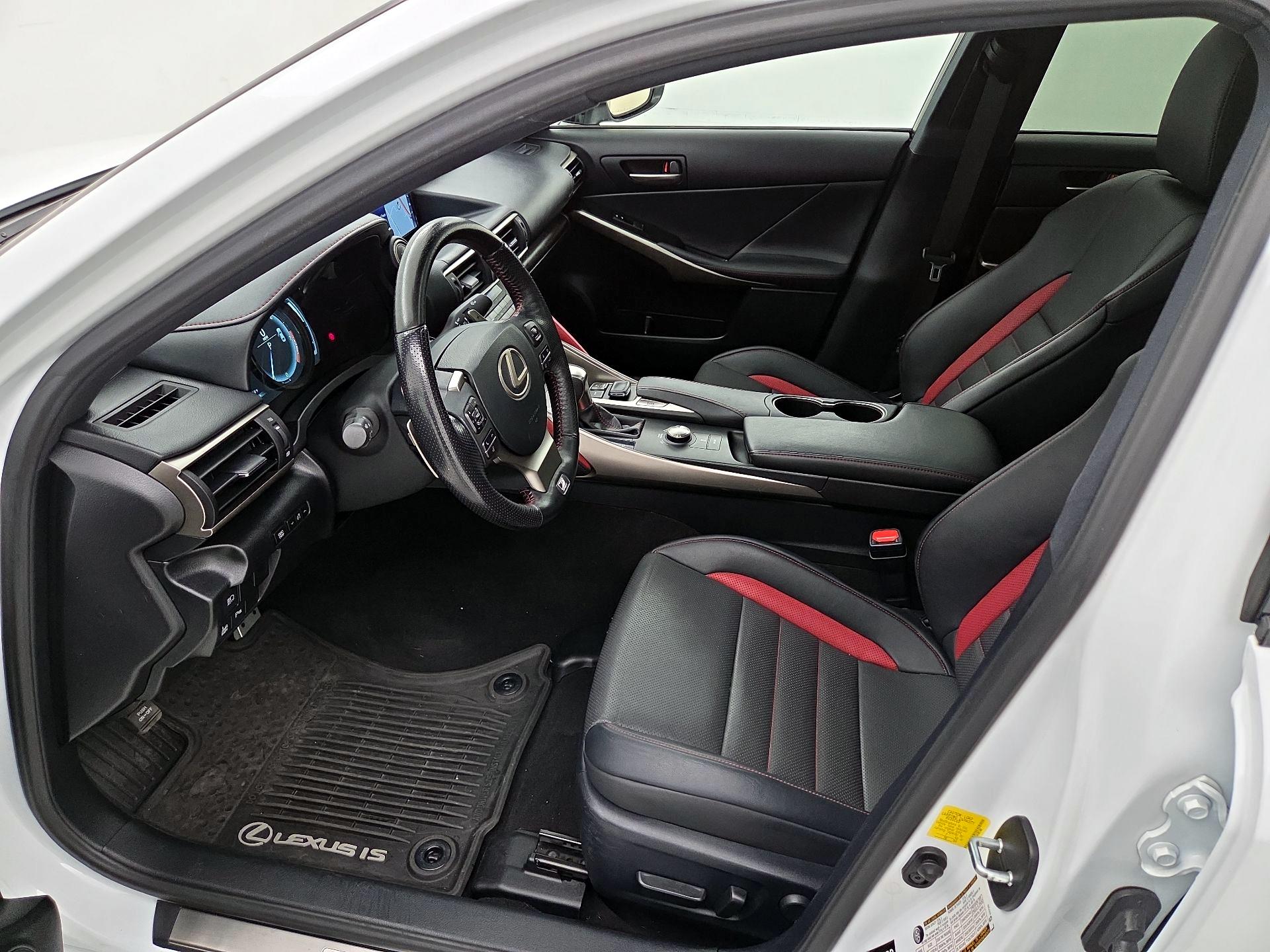 Thumbnail: 2019 Lexus IS - 11