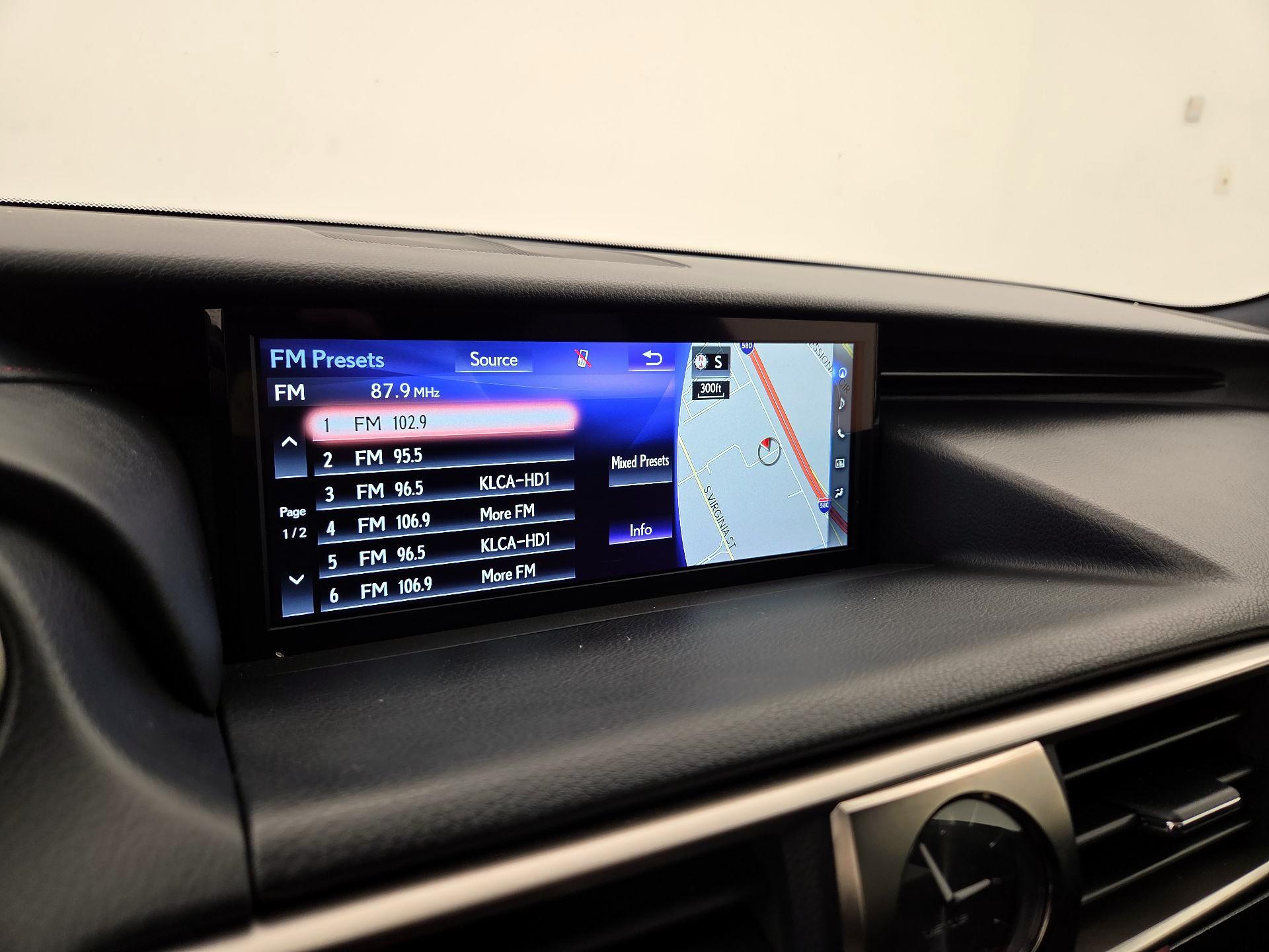 Thumbnail: 2019 Lexus IS - 15