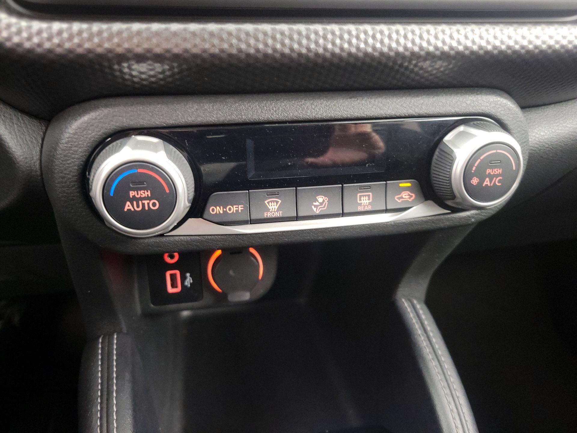 Thumbnail: 2020 Nissan Kicks - 16