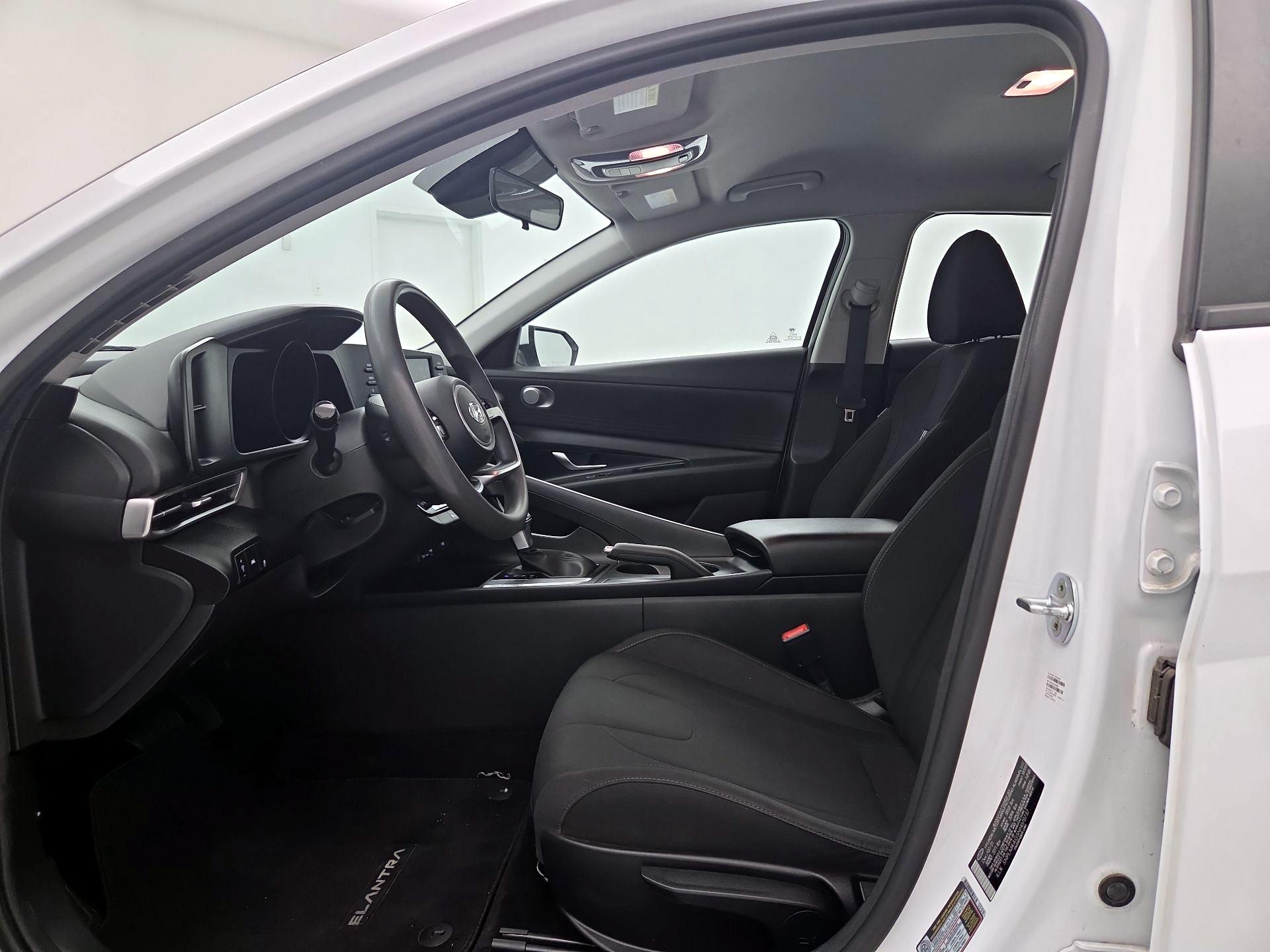 Thumbnail: 2022 Hyundai Elantra - 11