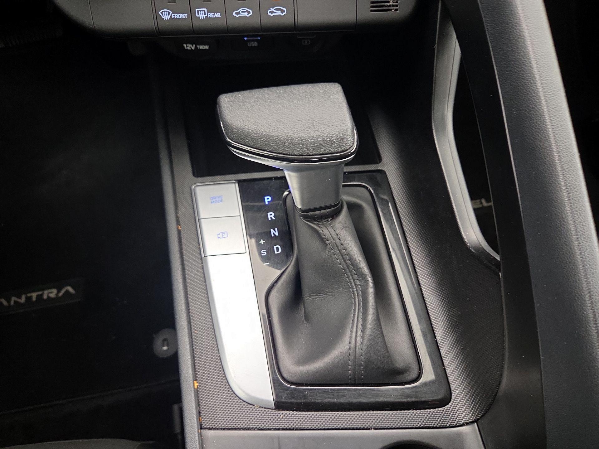 Thumbnail: 2022 Hyundai Elantra - 17