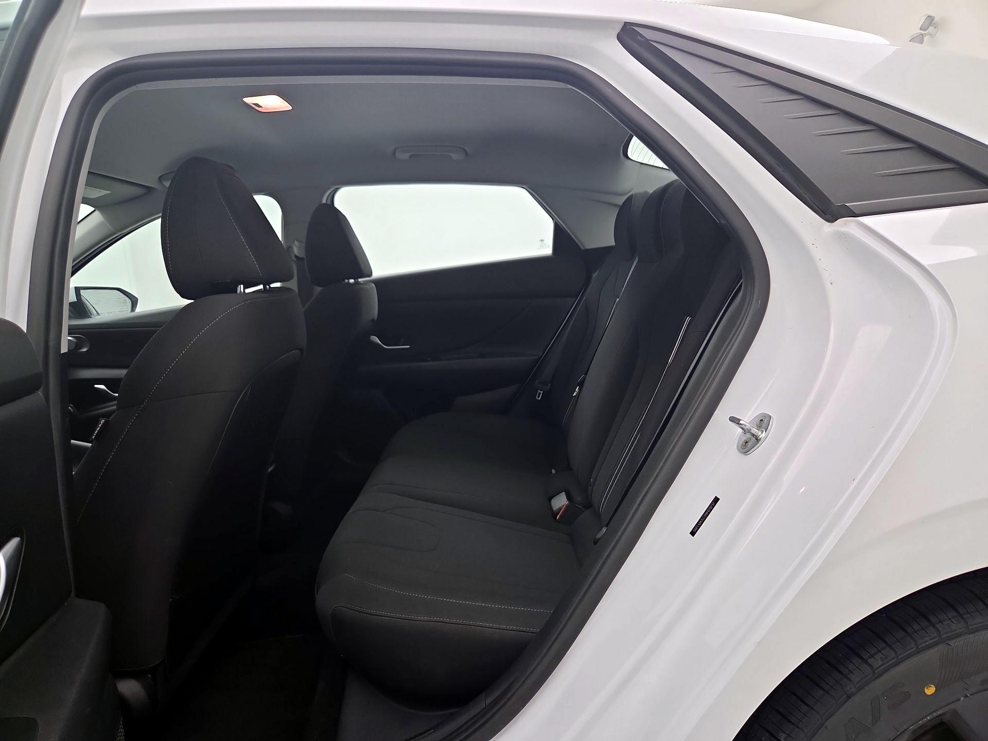 Thumbnail: 2022 Hyundai Elantra - 19