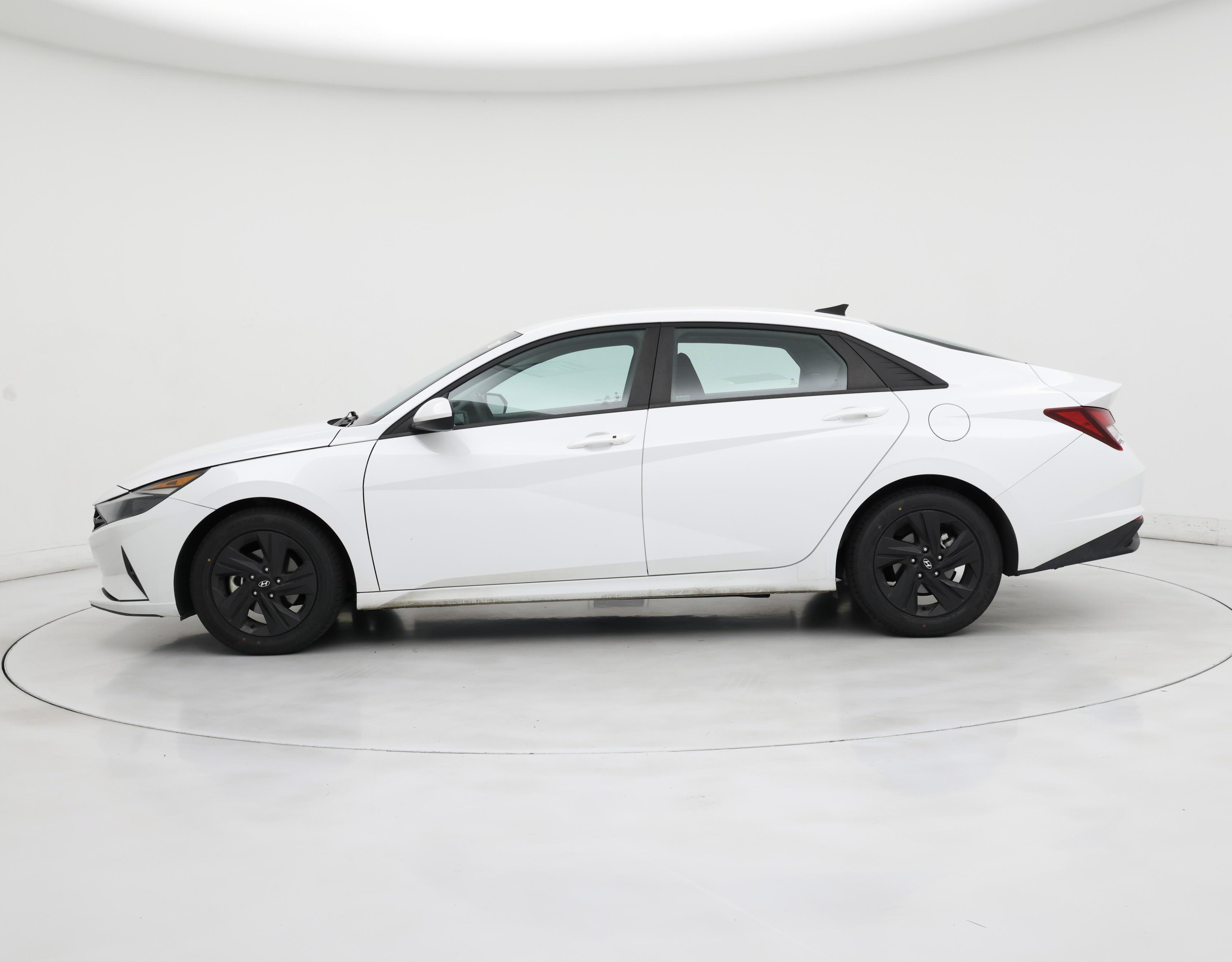 Thumbnail: 2022 Hyundai Elantra - 3