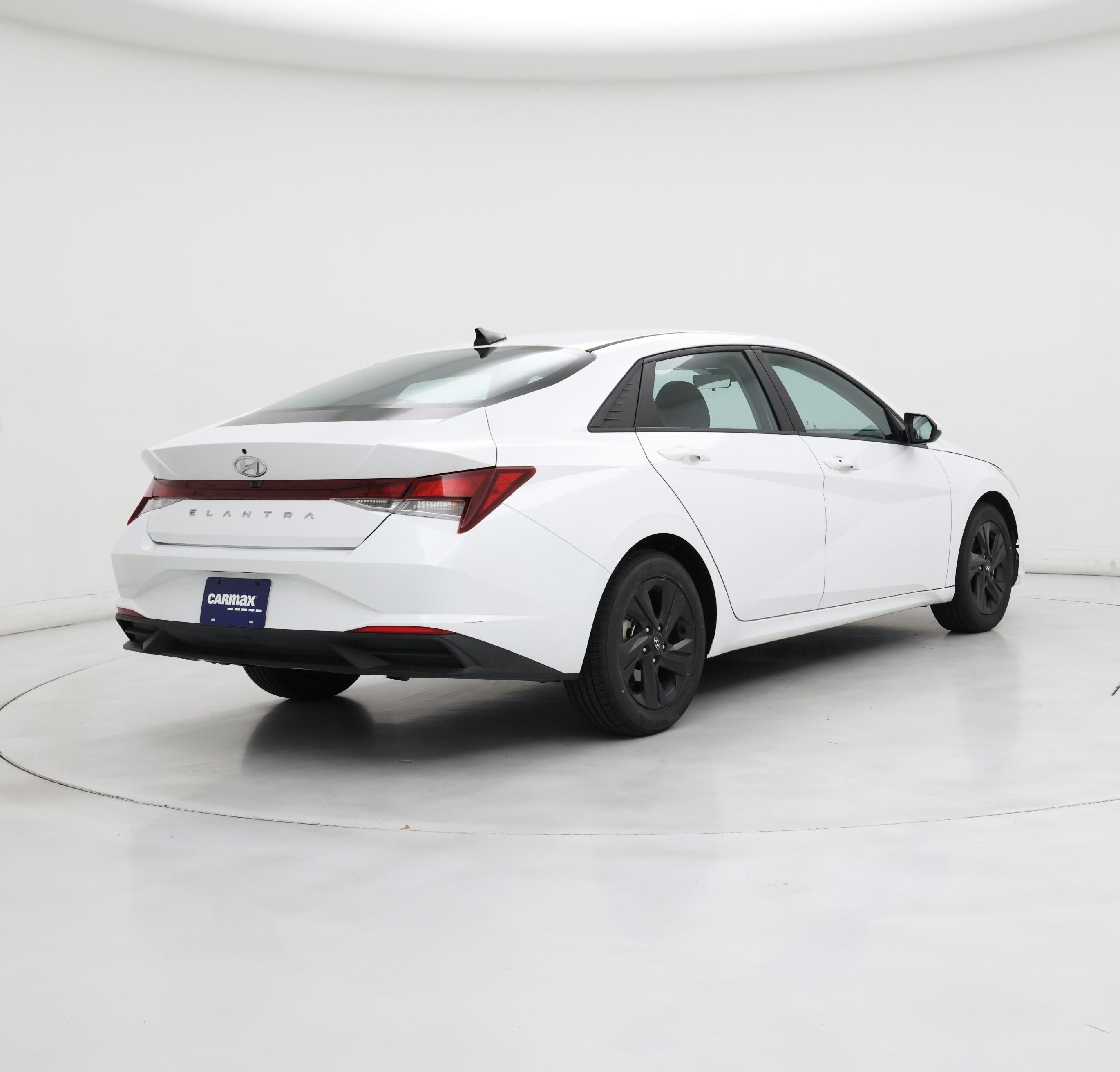 Thumbnail: 2022 Hyundai Elantra - 8