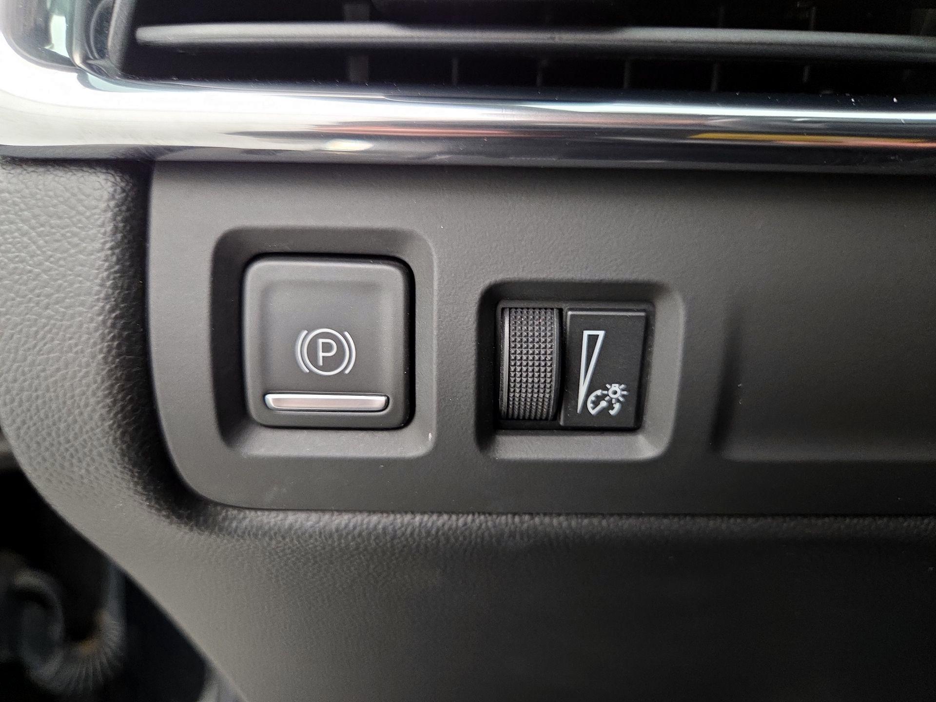 Thumbnail: 2023 Cadillac XT4 - 13