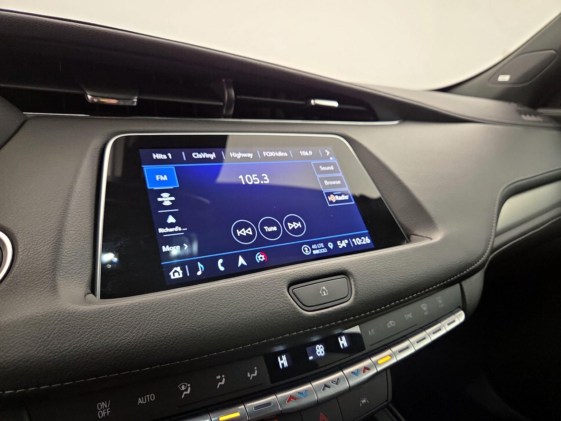 Thumbnail: 2023 Cadillac XT4 - 16