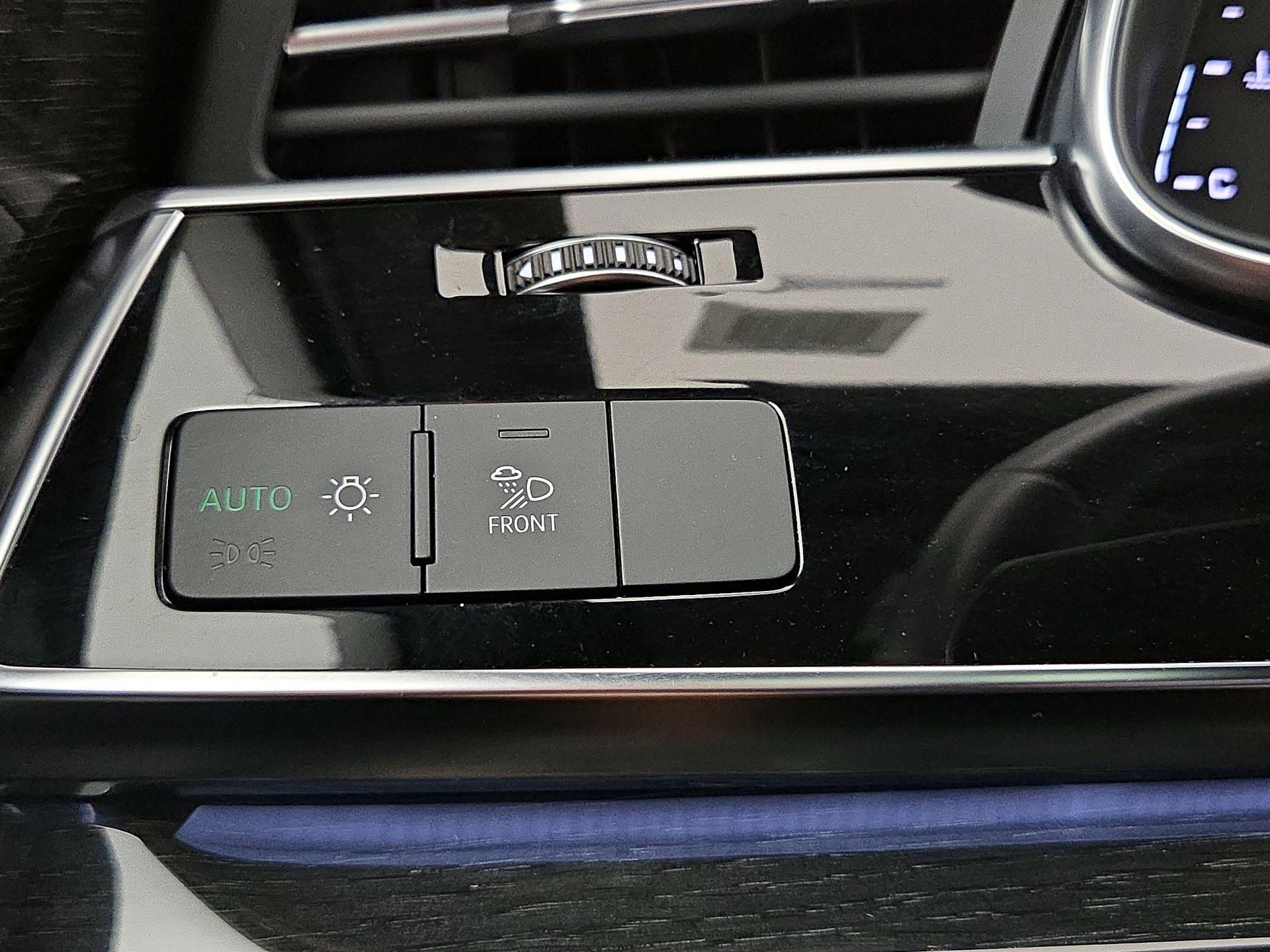 Thumbnail: 2021 Audi Q7 - 13