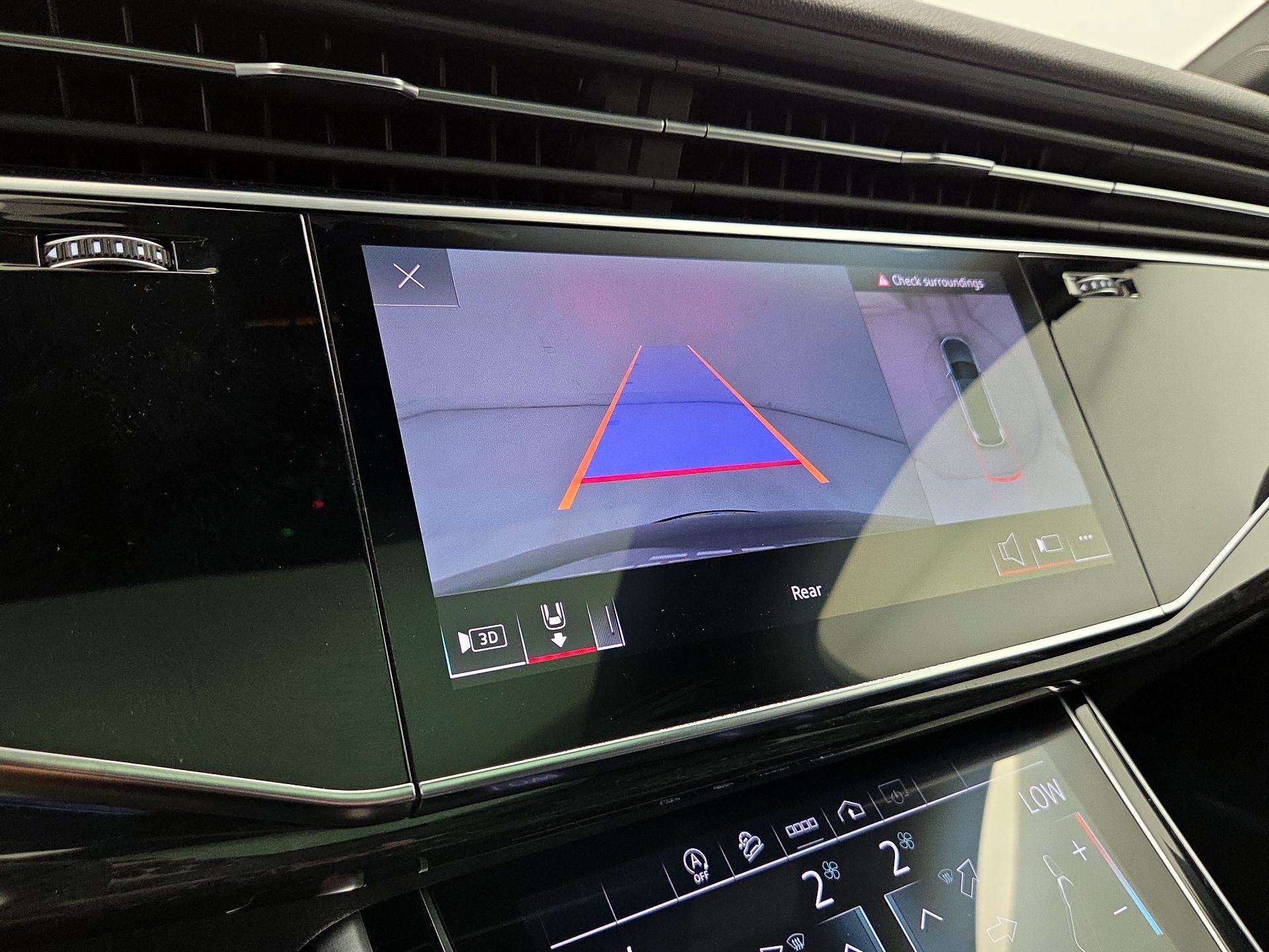 Thumbnail: 2021 Audi Q7 - 15