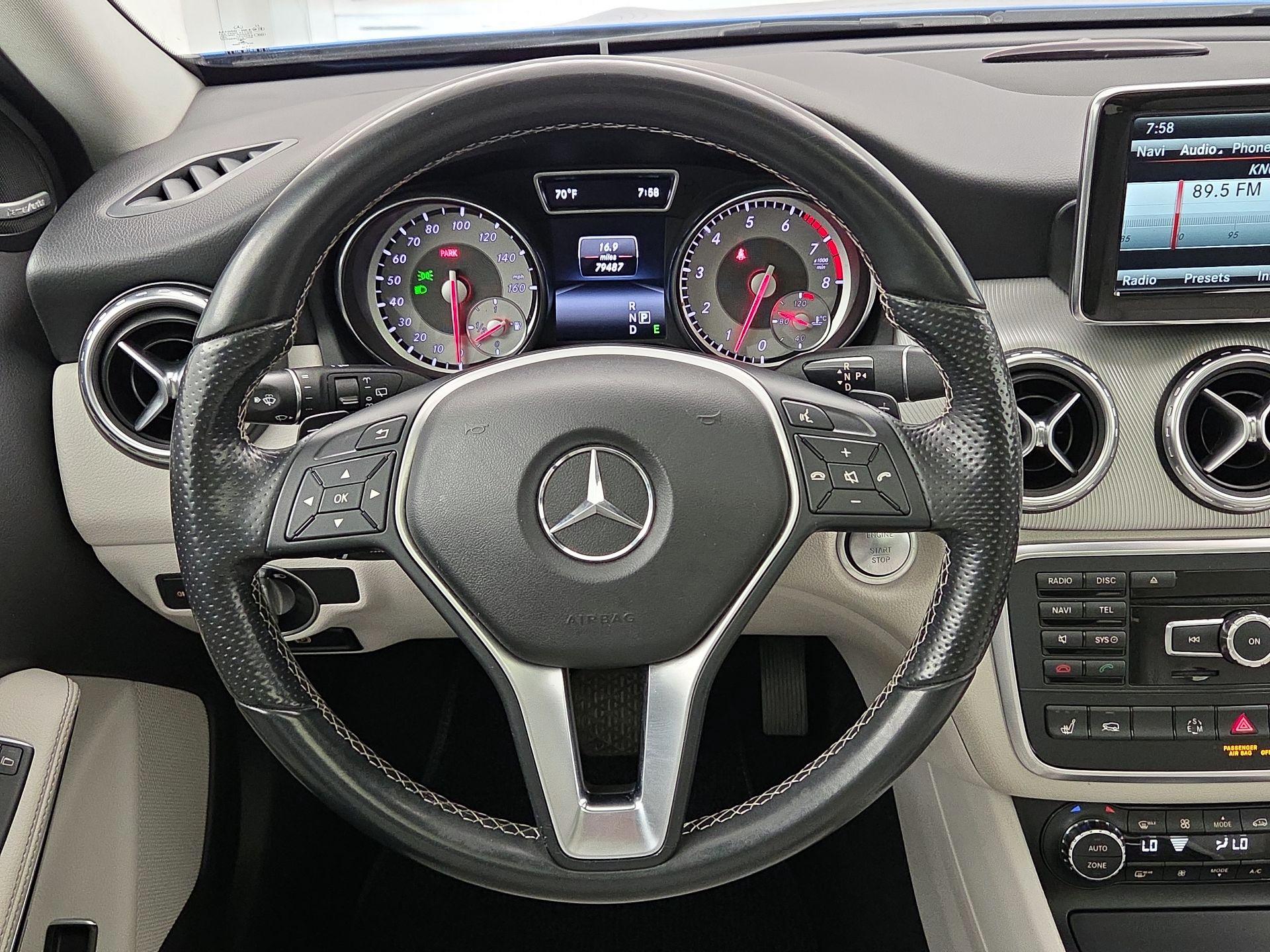 Thumbnail: 2015 Mercedes-Benz GLA - 10