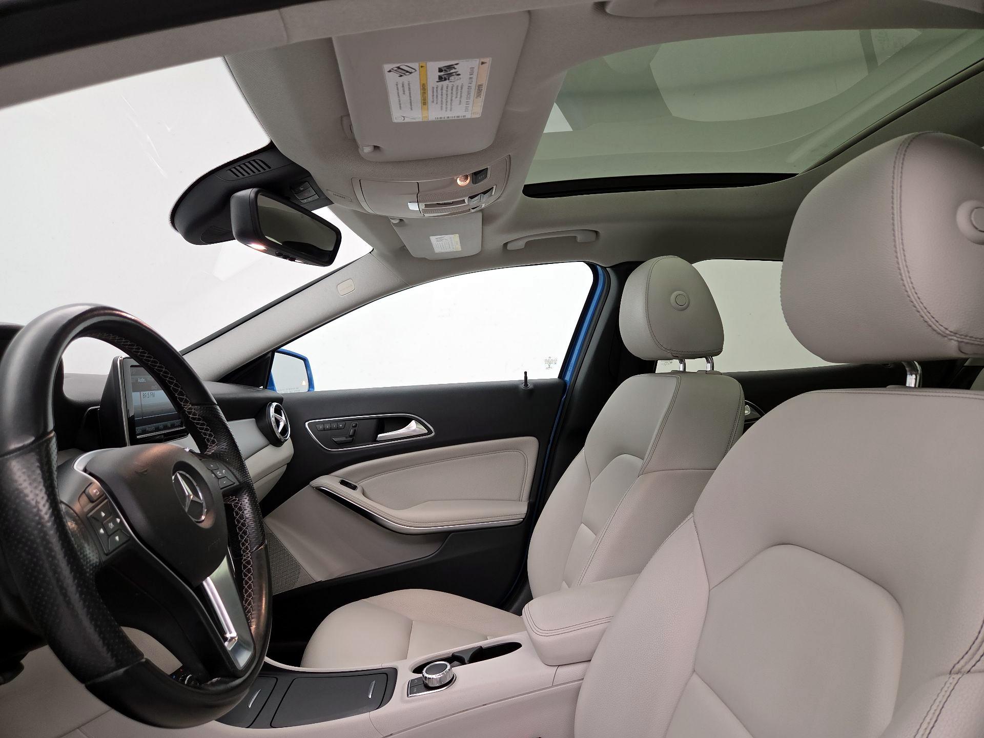 Thumbnail: 2015 Mercedes-Benz GLA - 19