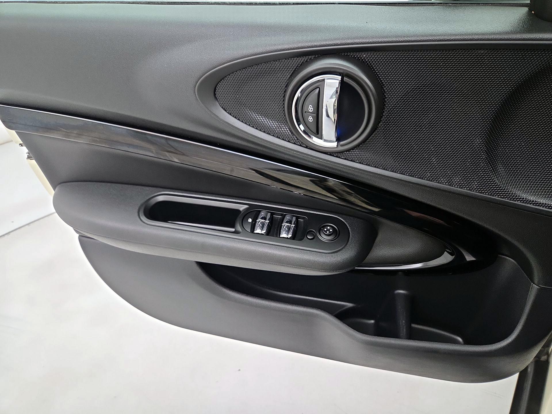 Thumbnail: 2022 MINI Cooper Clubman - 12