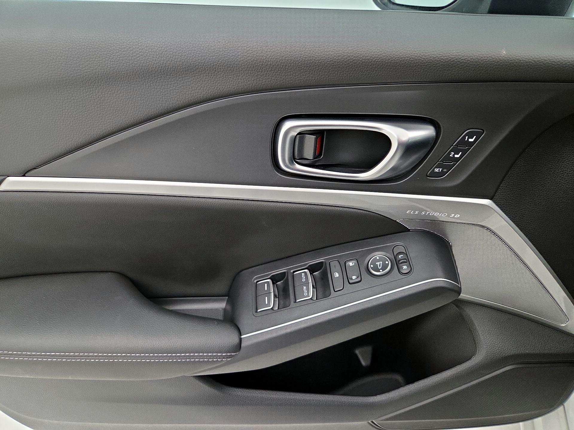 Thumbnail: 2025 Acura Integra - 12