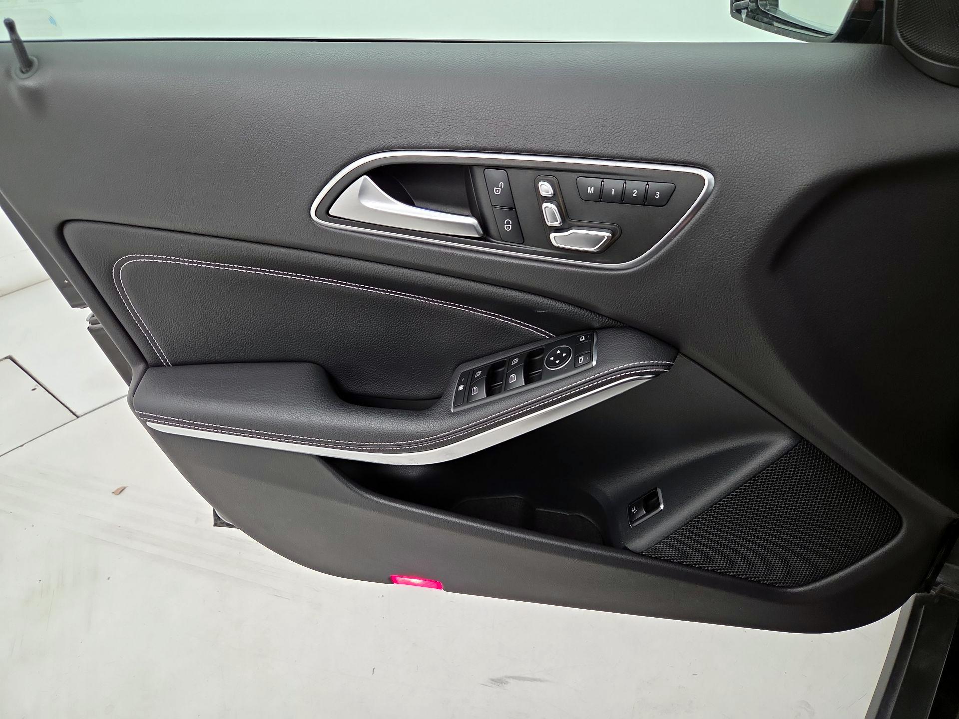 Thumbnail: 2020 Mercedes-Benz GLA - 12