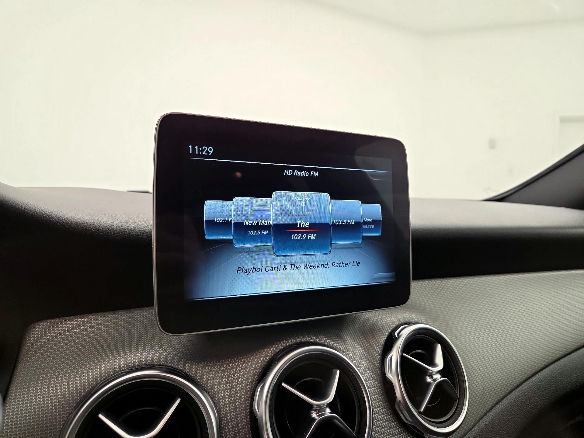 Thumbnail: 2020 Mercedes-Benz GLA - 15