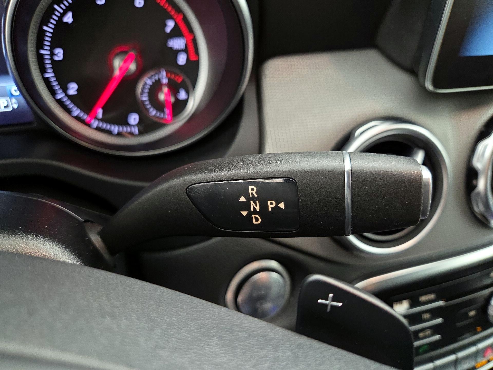 Thumbnail: 2020 Mercedes-Benz GLA - 17