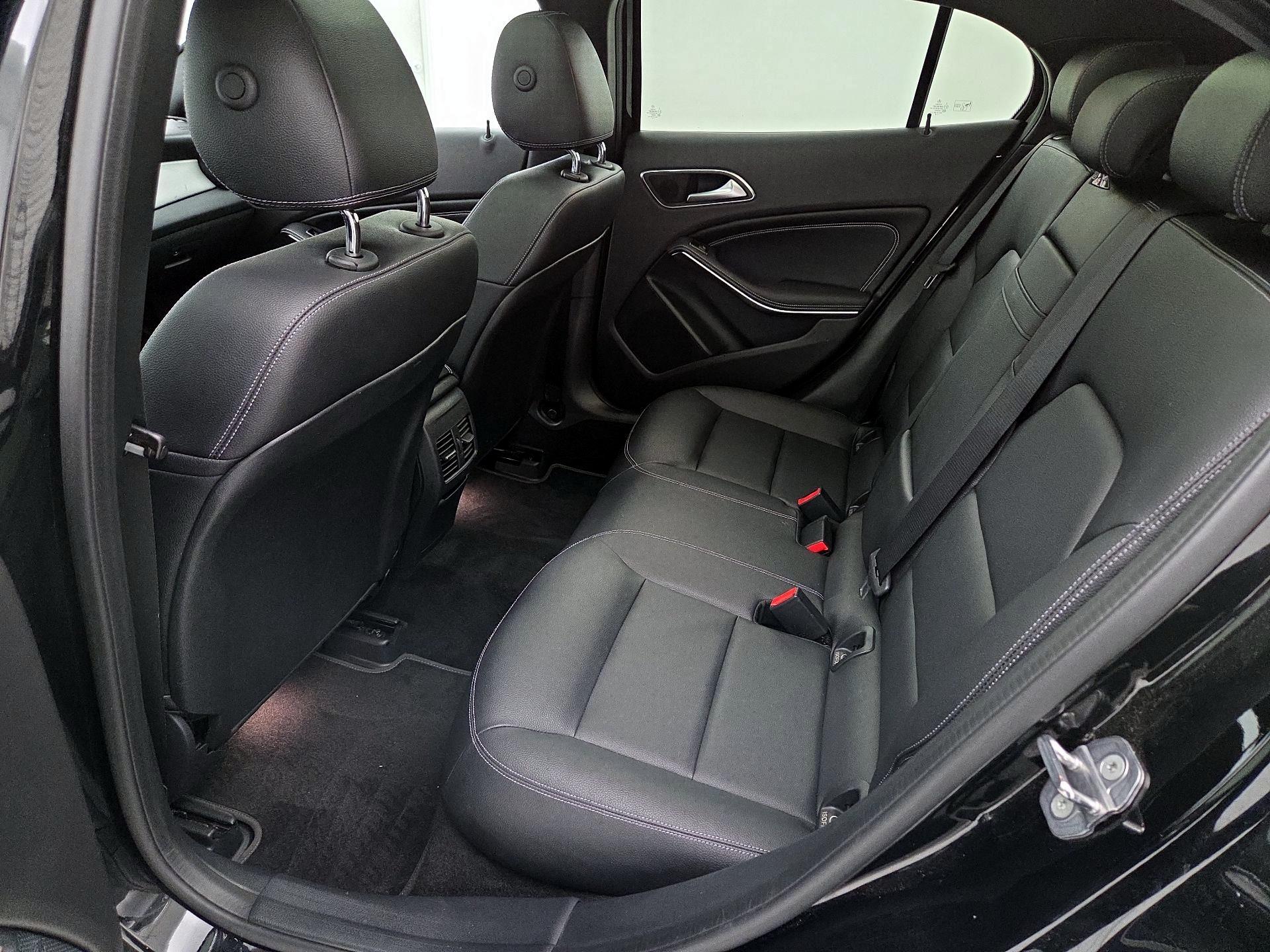 Thumbnail: 2020 Mercedes-Benz GLA - 19