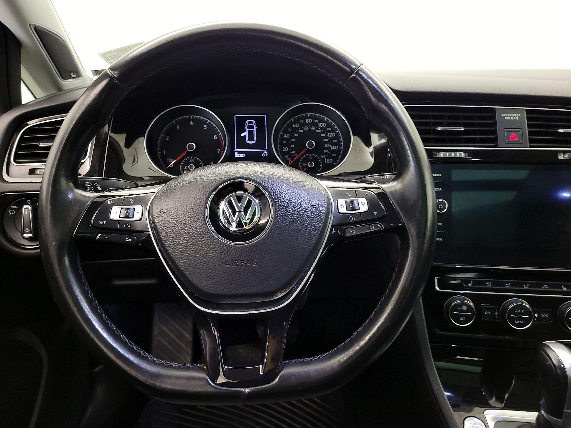 Thumbnail: 2018 Volkswagen Golf - 10