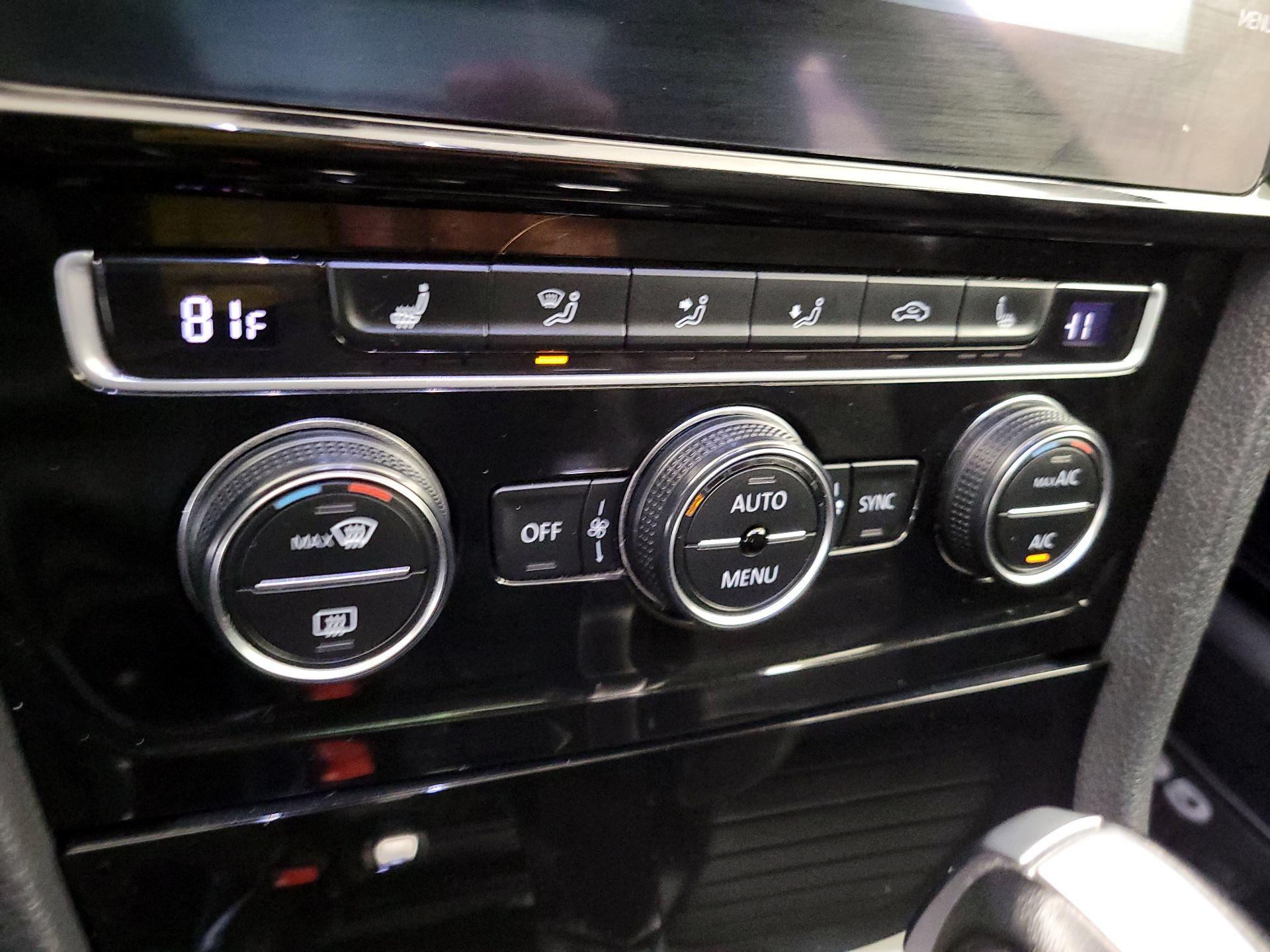 Thumbnail: 2018 Volkswagen Golf - 14