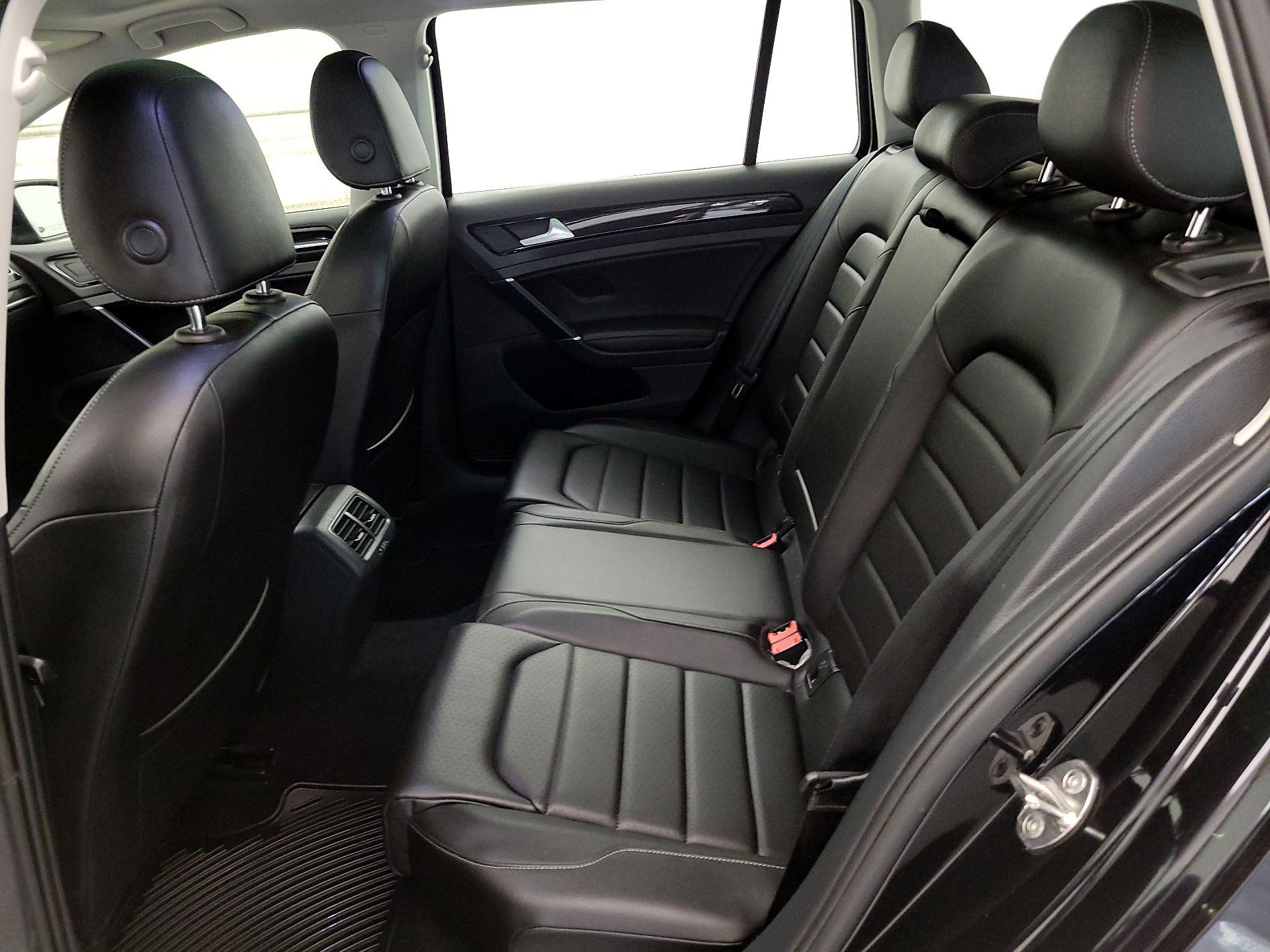 Thumbnail: 2018 Volkswagen Golf - 16