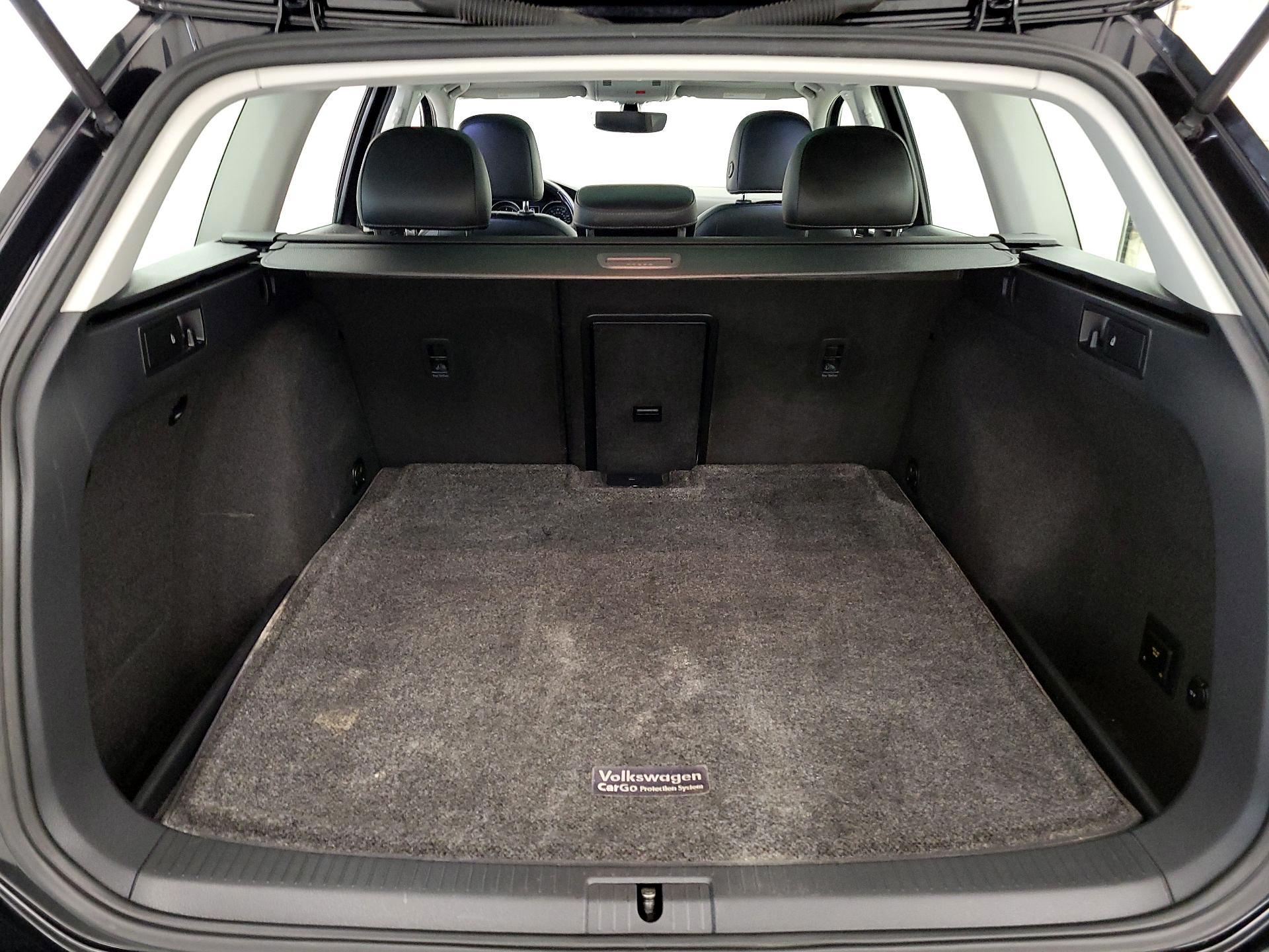 Thumbnail: 2018 Volkswagen Golf - 17