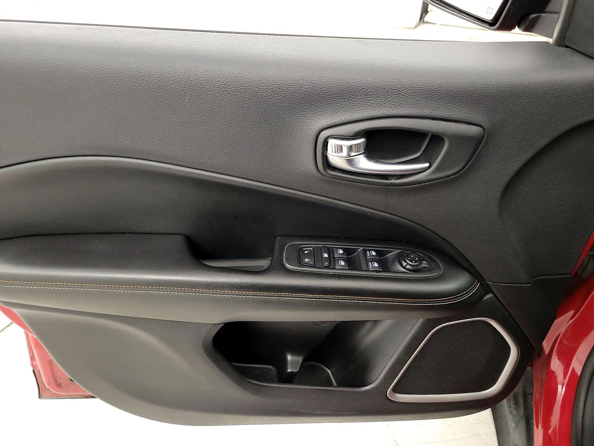 Thumbnail: 2021 Jeep Compass - 12