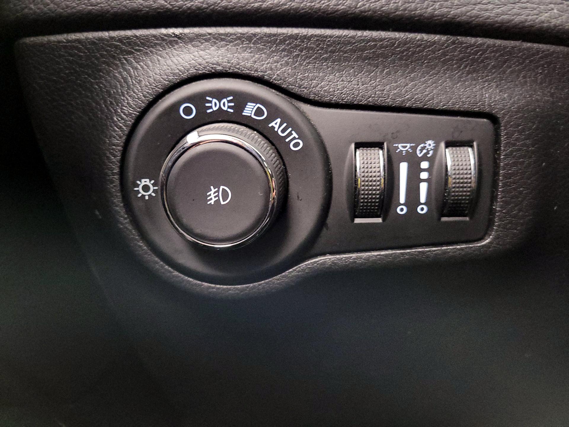 Thumbnail: 2021 Jeep Compass - 13