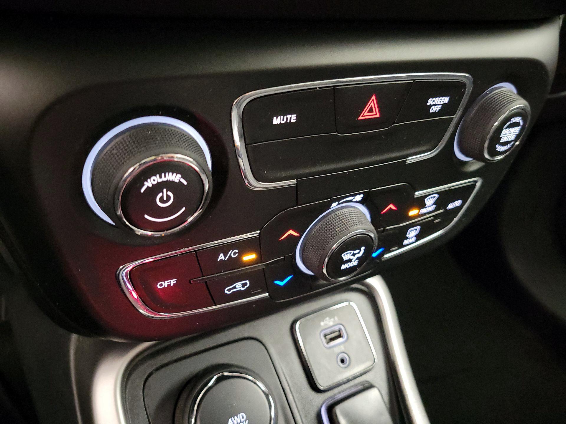 Thumbnail: 2021 Jeep Compass - 16