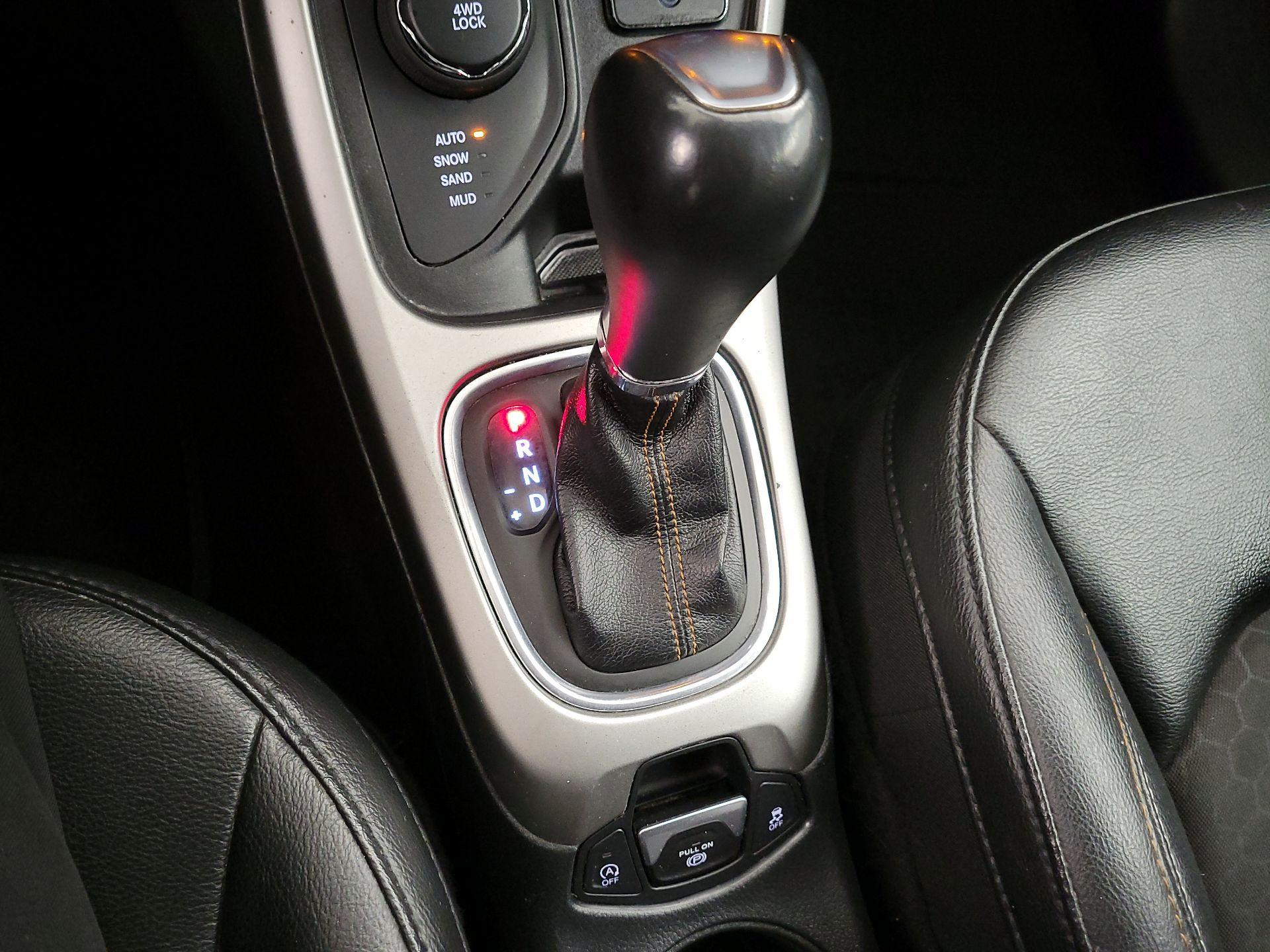 Thumbnail: 2021 Jeep Compass - 17