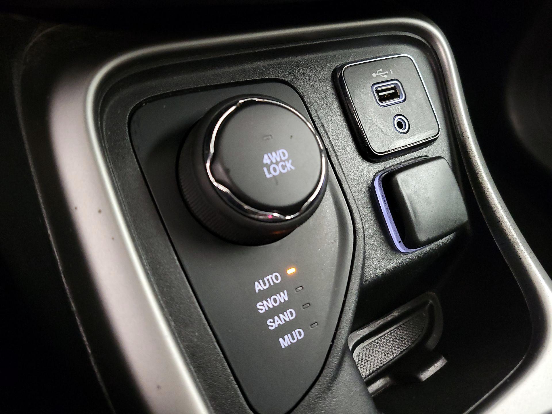 Thumbnail: 2021 Jeep Compass - 18