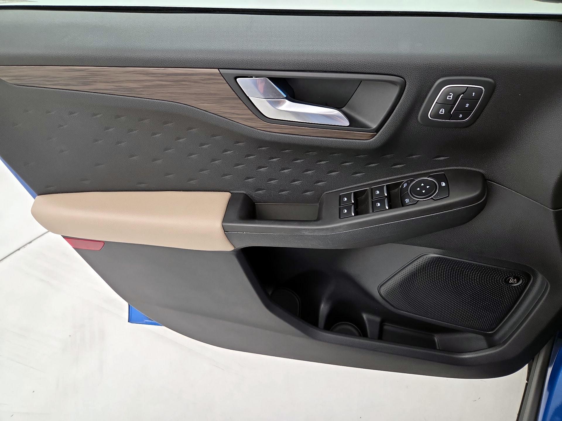 Thumbnail: 2020 Ford Escape - 12