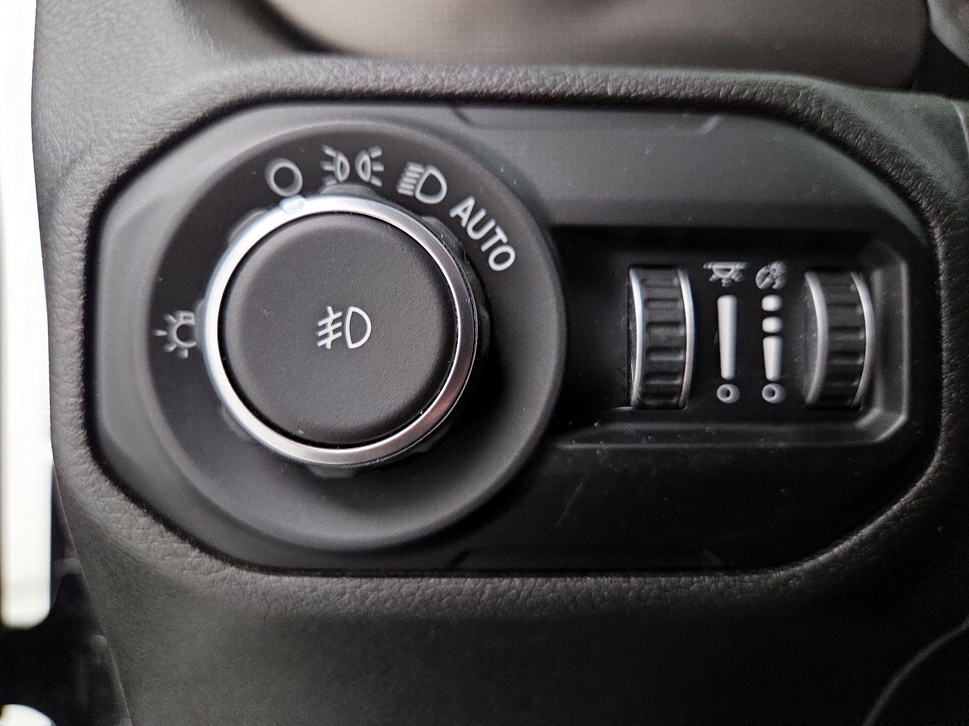 Thumbnail: 2020 Jeep Wrangler - 13